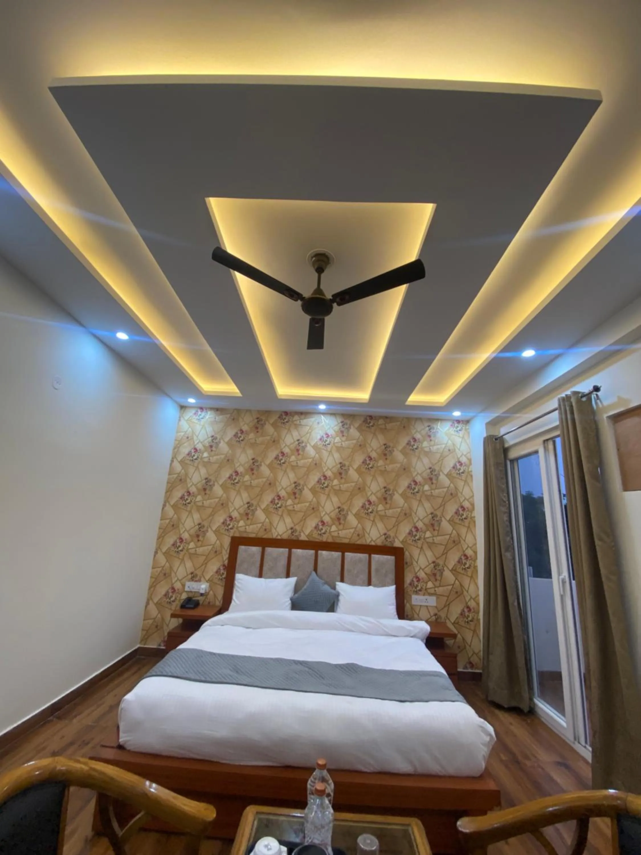 Photo of the whole room, Bed in Tulip Inn