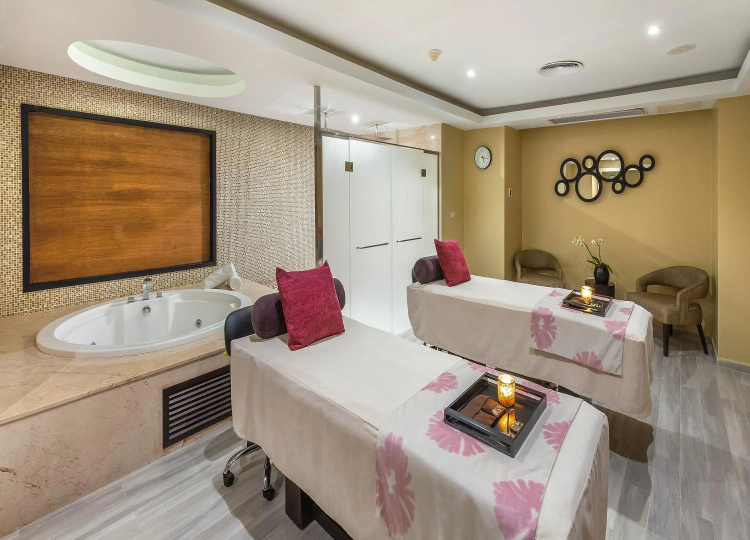 Spa and wellness centre/facilities, Bed in Royalton CHIC Punta Cana, An Autograph Collection All-Inclusive Resort & Casino, Adults Only