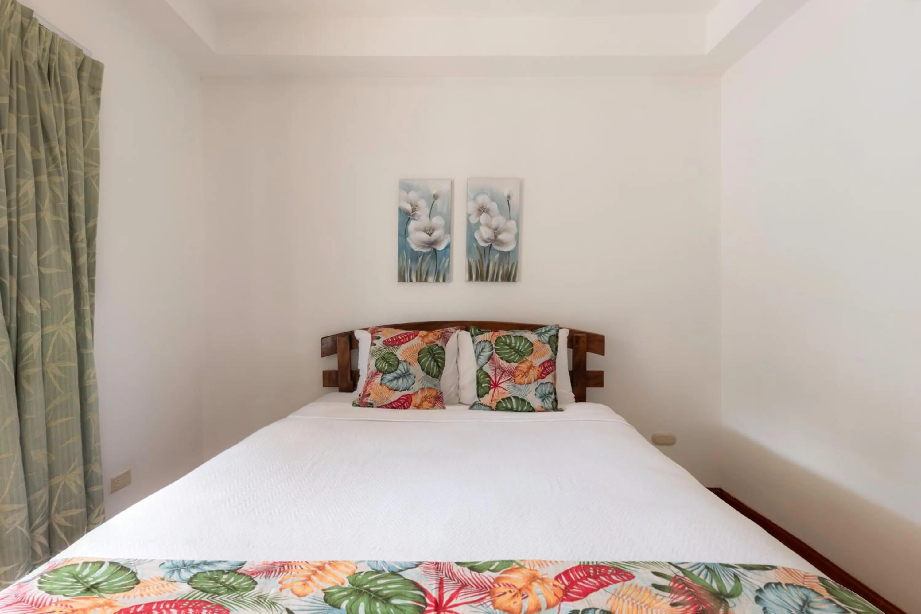 Bed in Jaco Laguna Resort & Beach Club