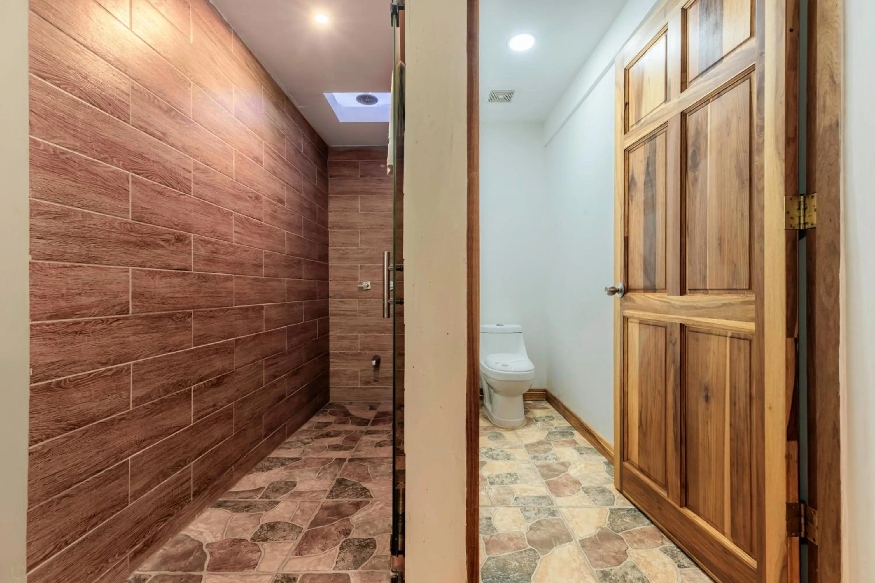 Shower in Jaco Laguna Resort & Beach Club