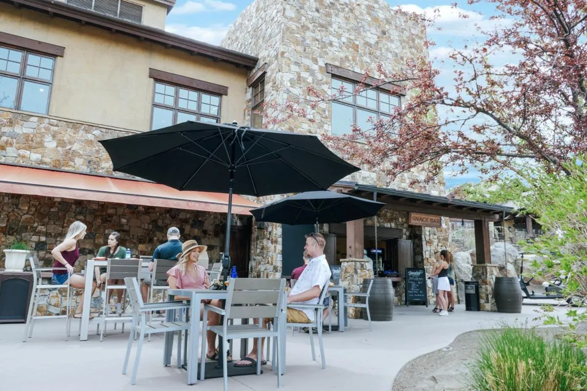 Restaurant/Places to Eat in Pronghorn Resort