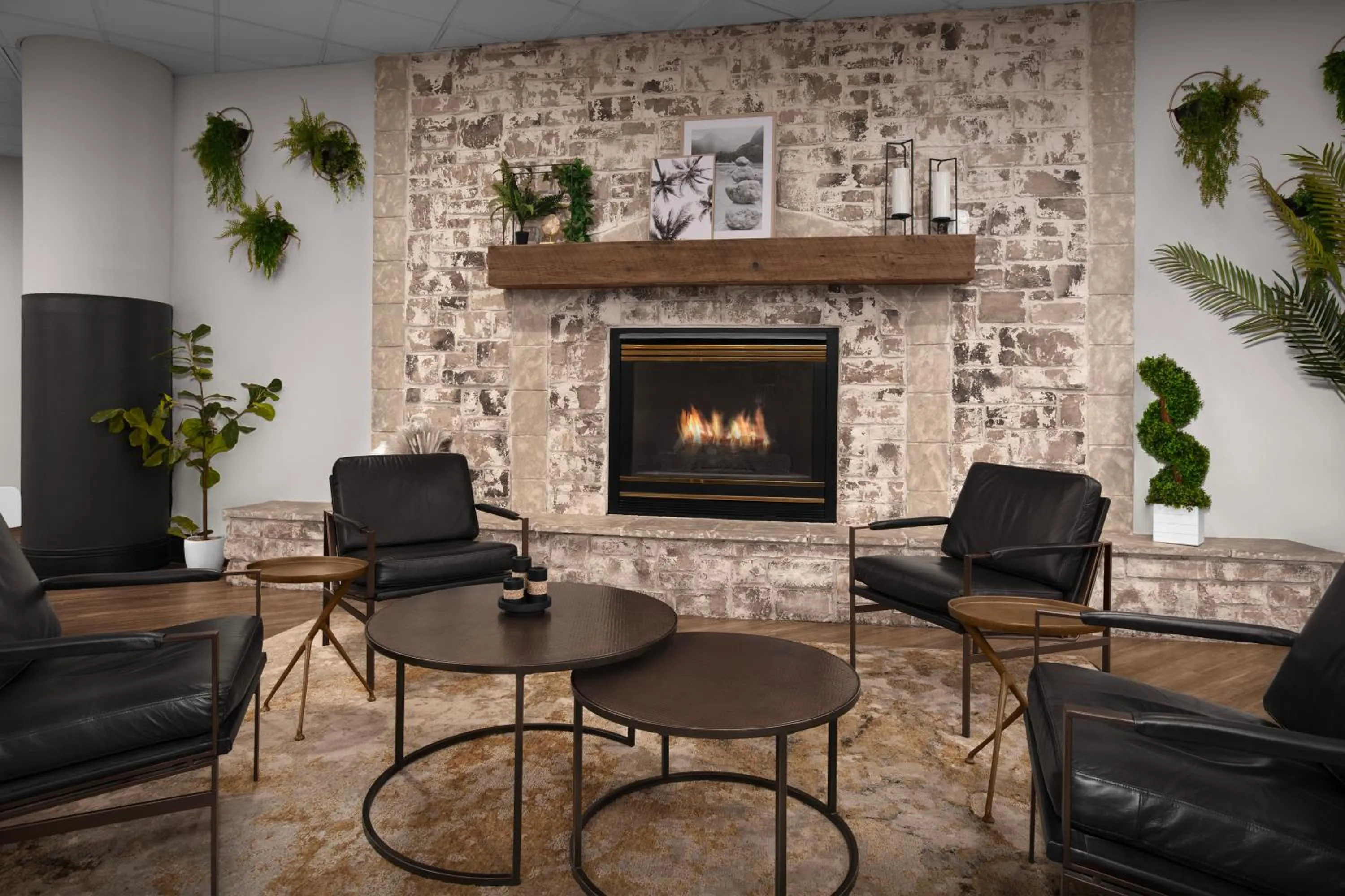 Lobby or reception in The Suites Hotel at Waterfront Plaza