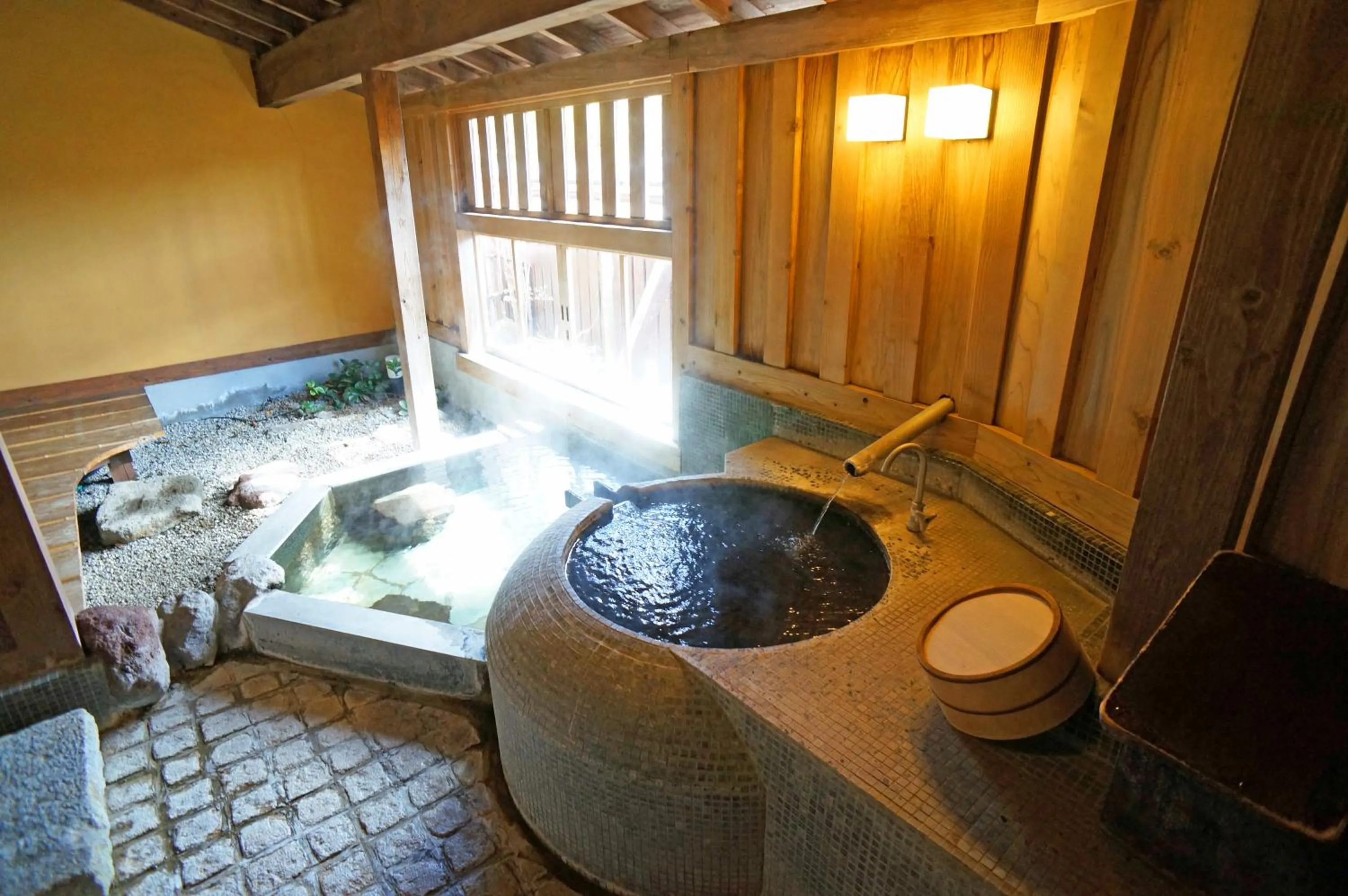 Hot Spring Bath in Mujinzo