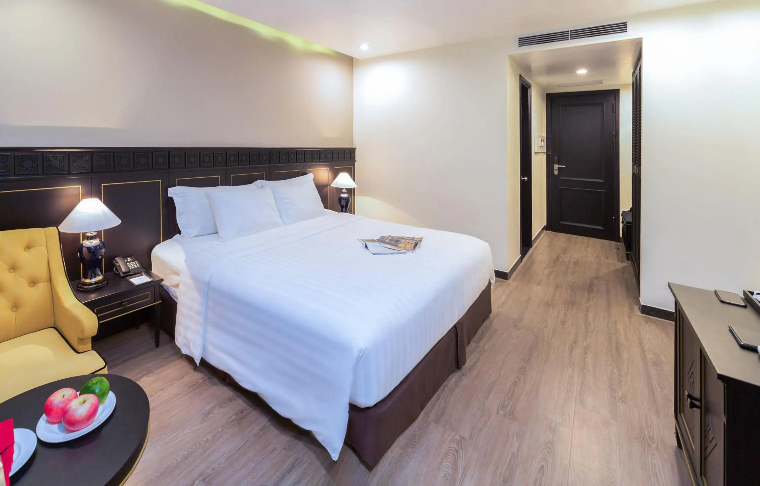 Property building, Bed in Hotel Sapa Square Affiliated by Meliá