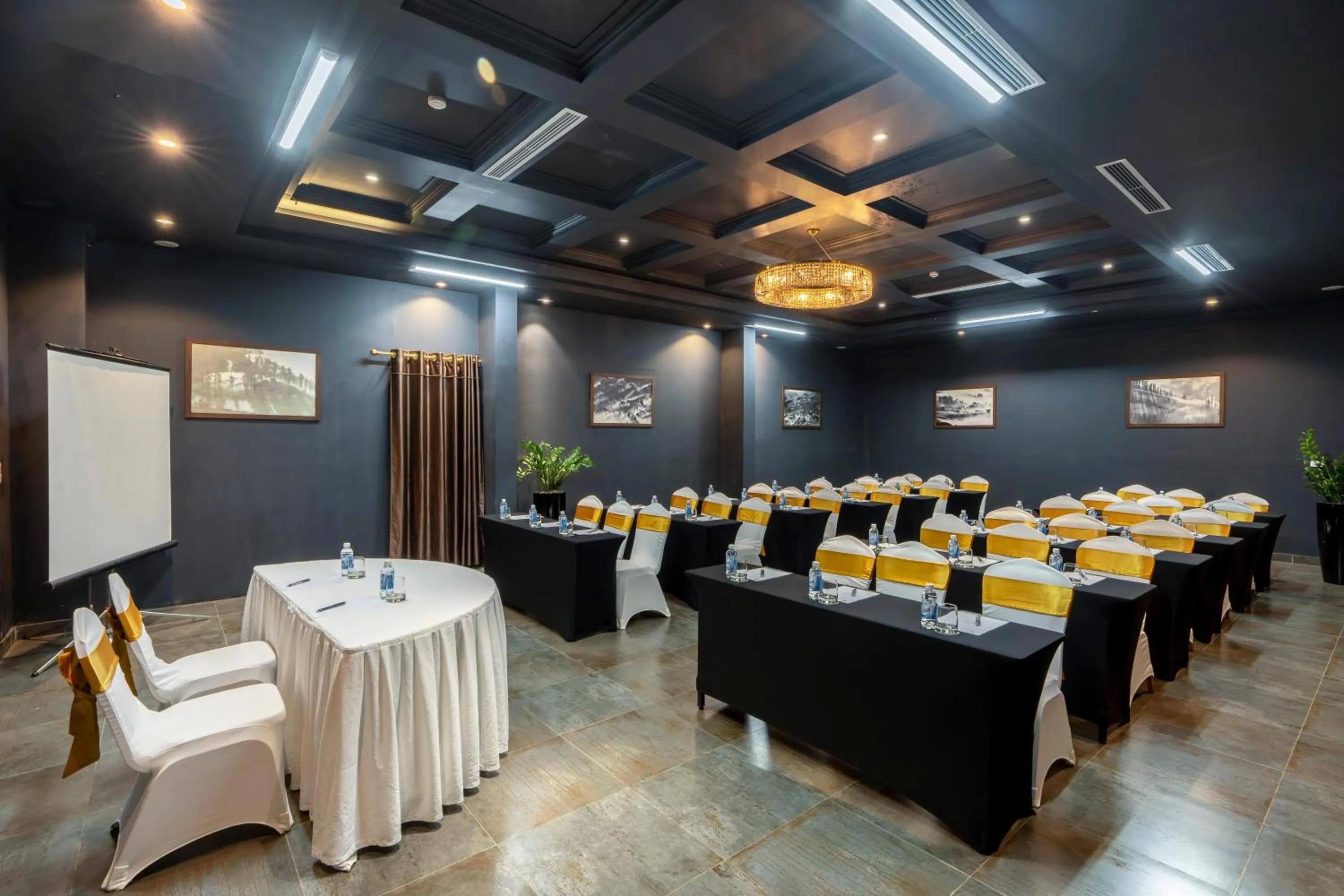 Meeting/conference room in Hotel Sapa Square Affiliated by Melia