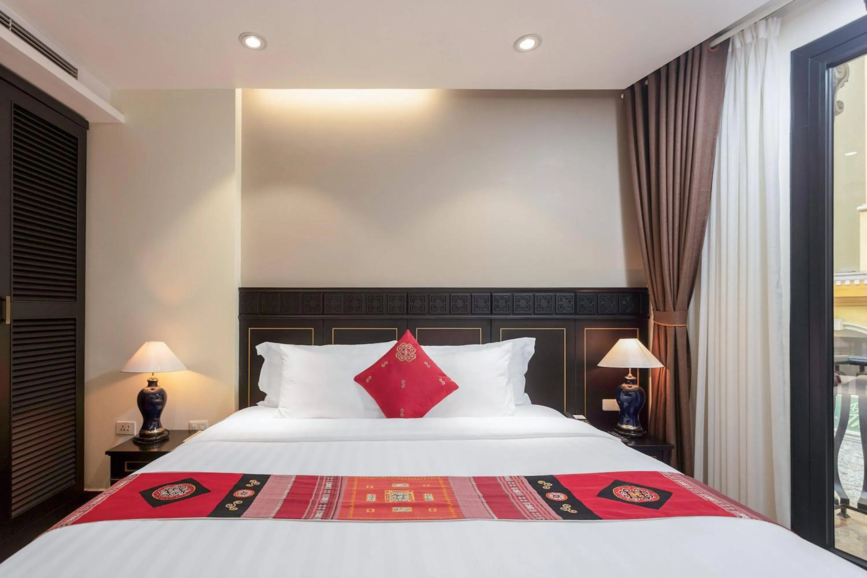 Bed in Hotel Sapa Square Affiliated by Meliá