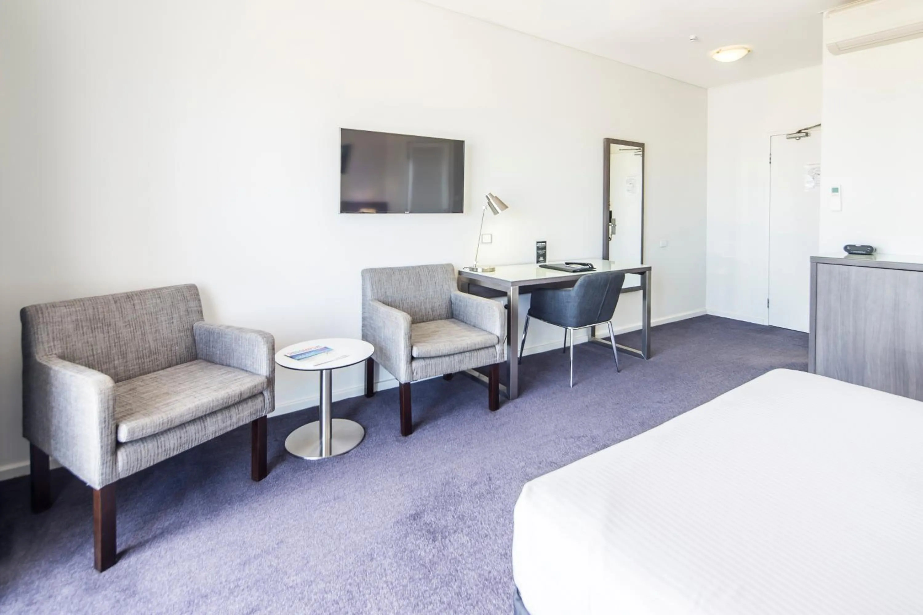 Bed in Ocean Centre Hotel