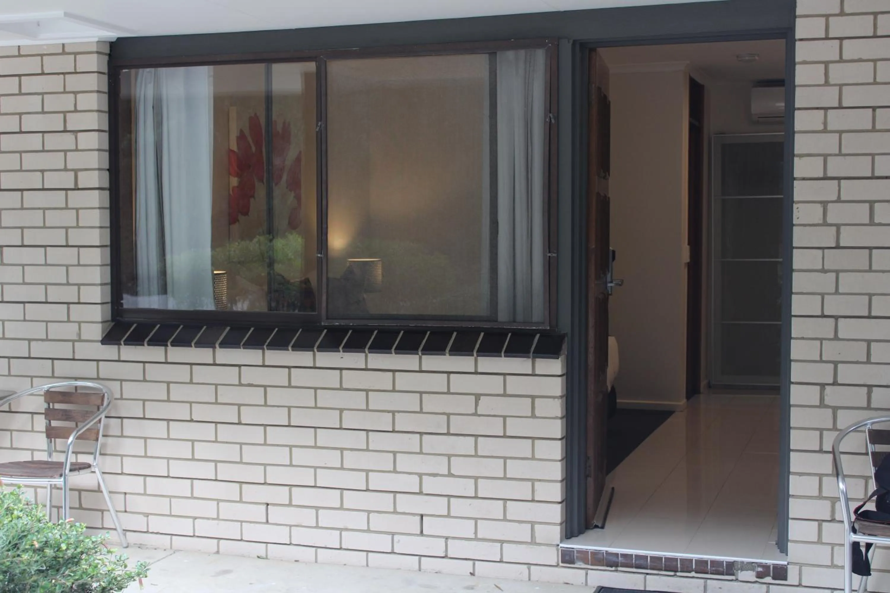 Facade/entrance in Prom Country Lodge