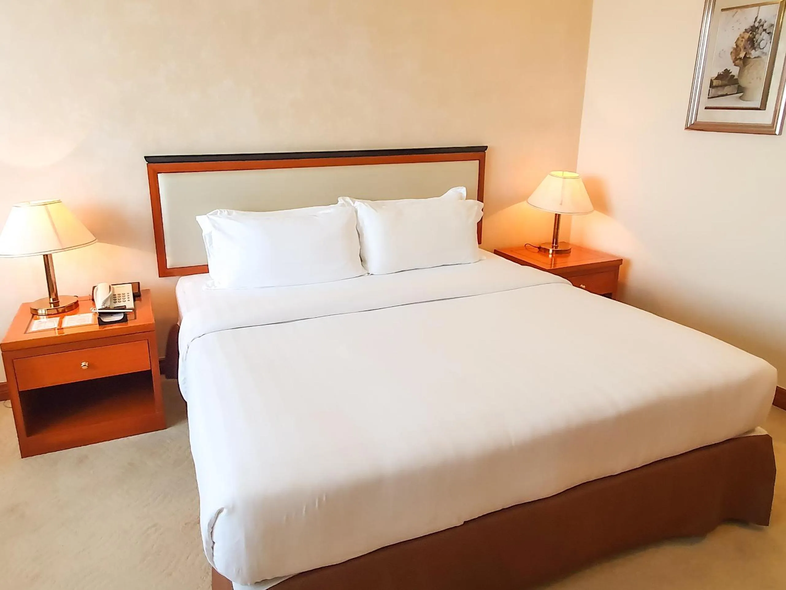 Bedroom, Bed in Parkview Hotel