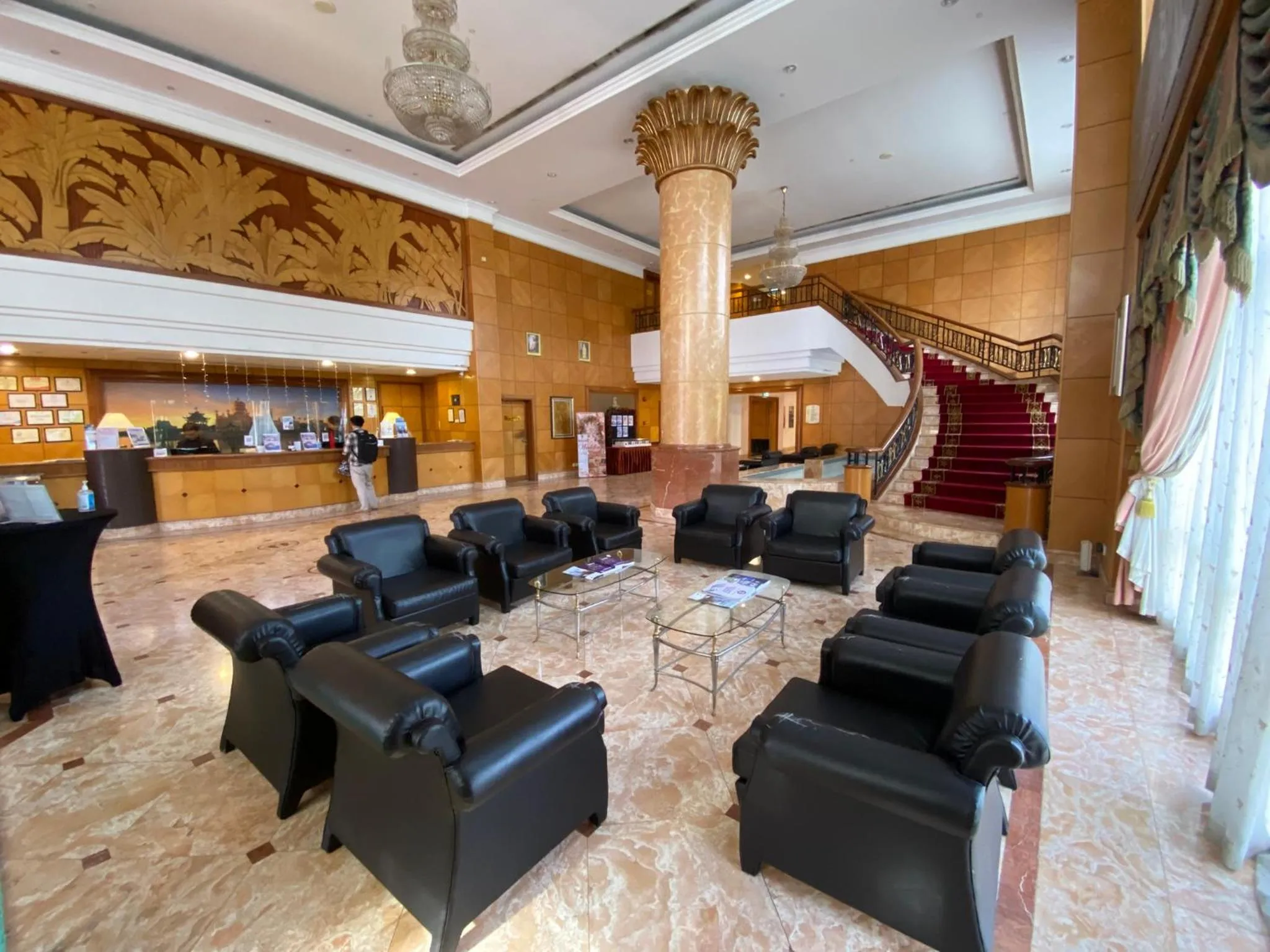 Lobby or reception in Parkview Hotel