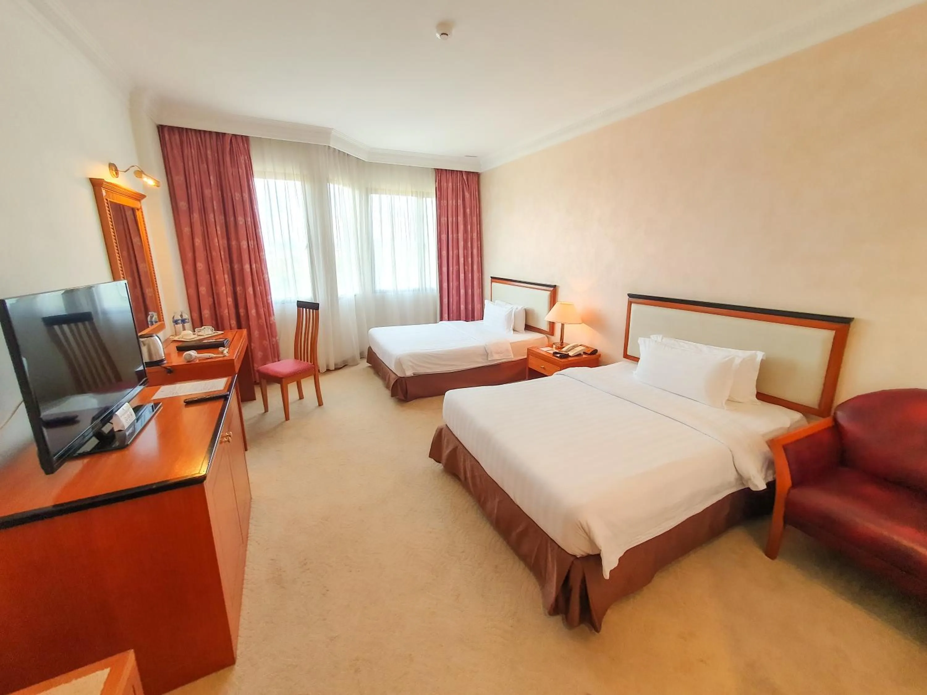 Bedroom, Bed in Parkview Hotel