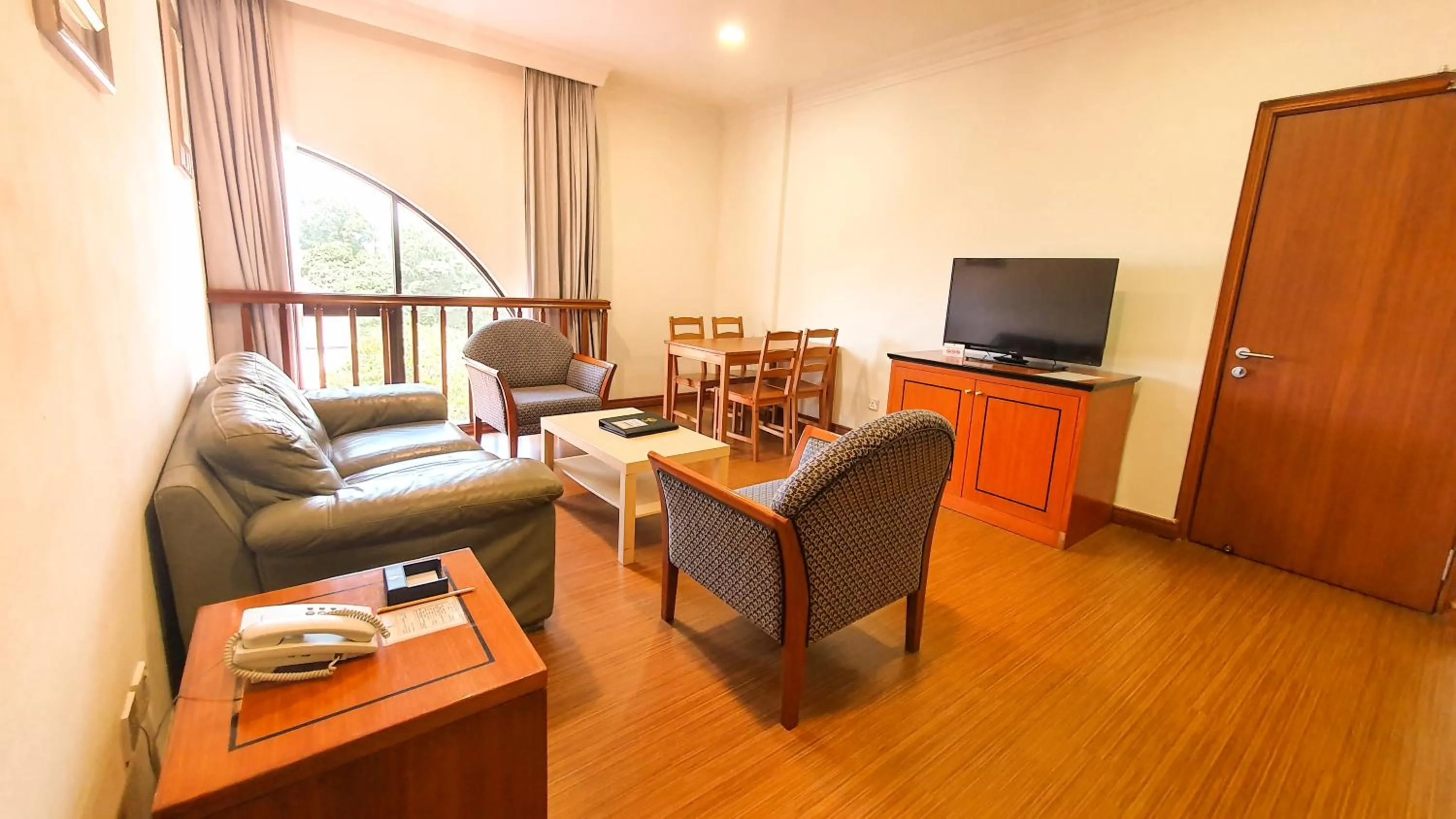 Living room in Parkview Hotel