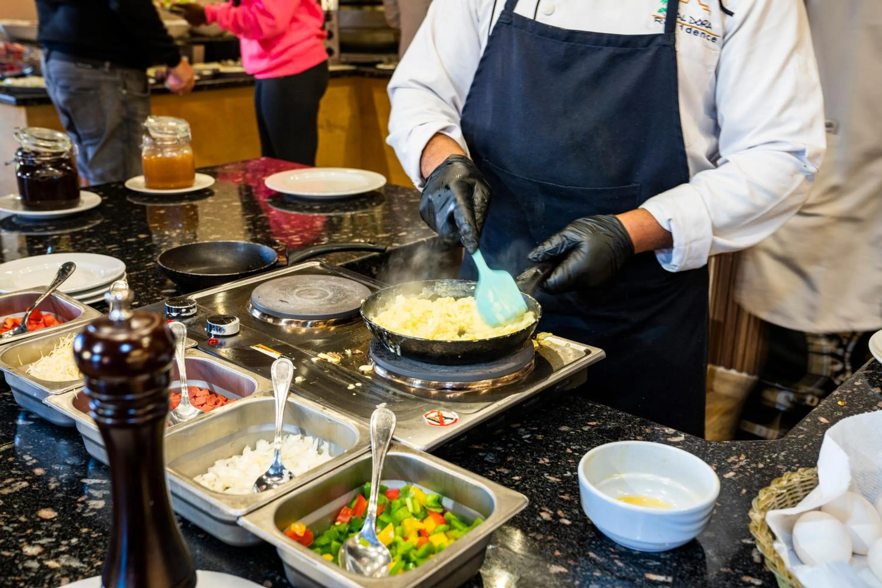 Food and drinks in Al-Dora Beach Resort