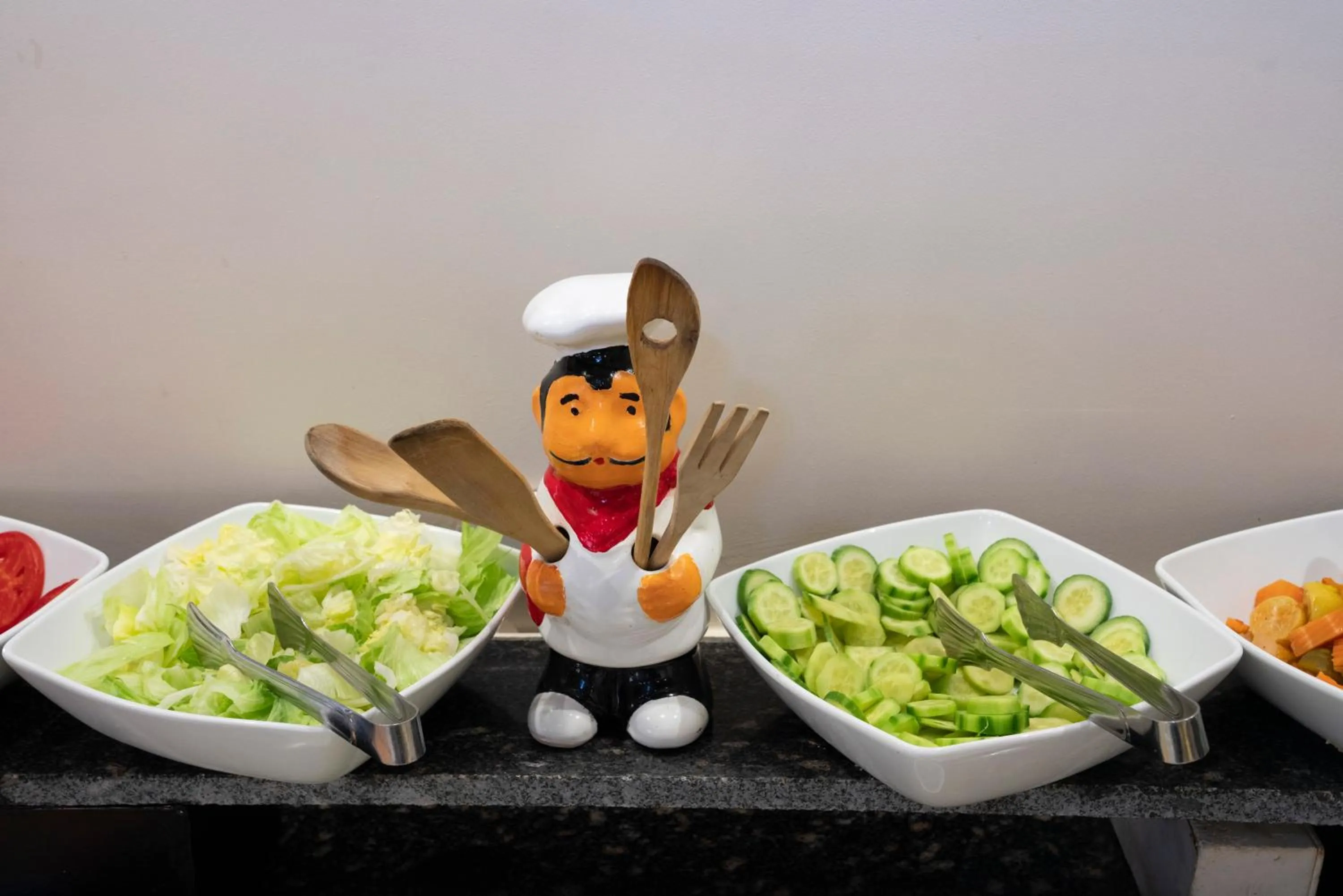 Food and drinks in Al-Dora Beach Resort