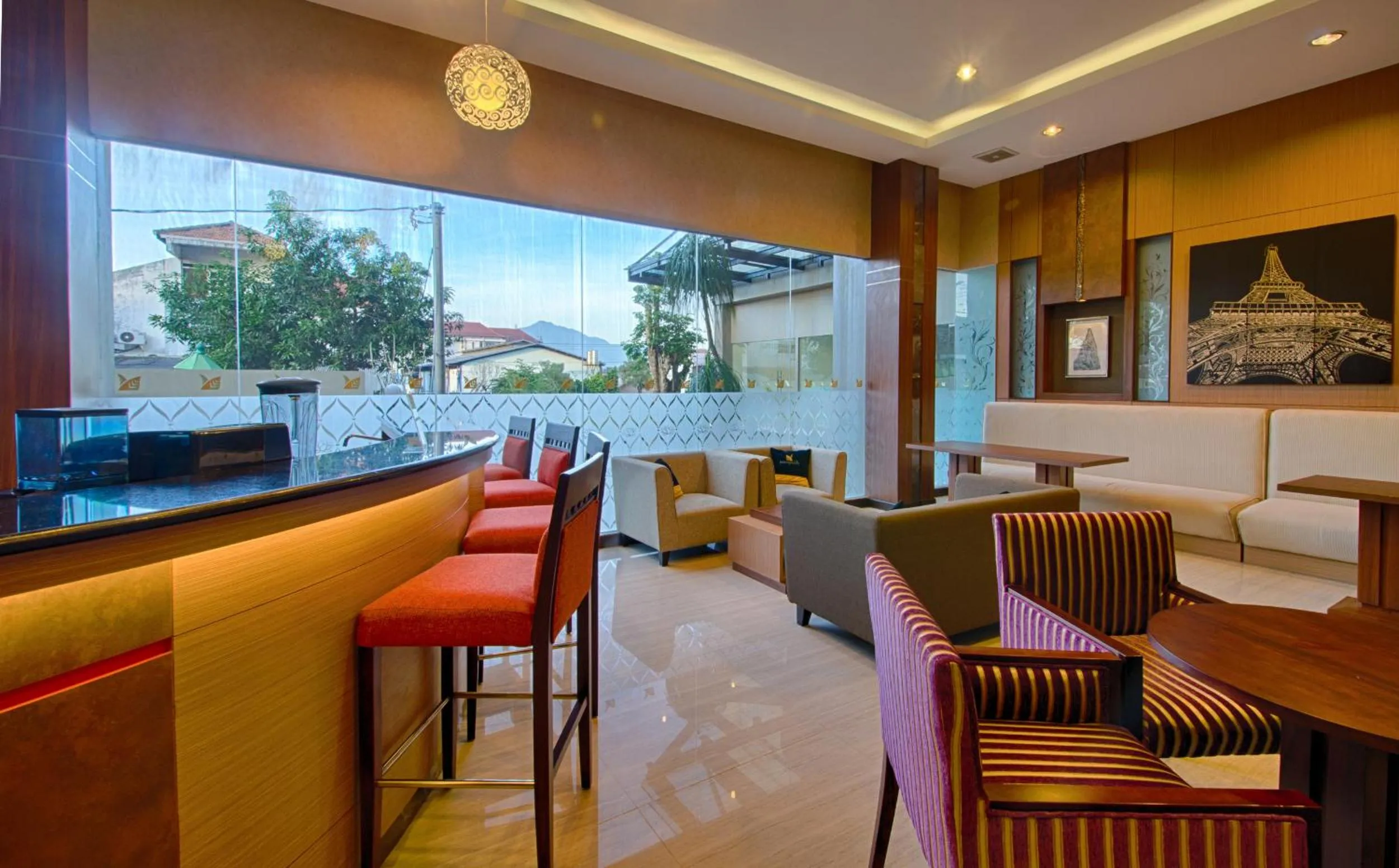 Lounge or bar in Noormans Hotel Semarang