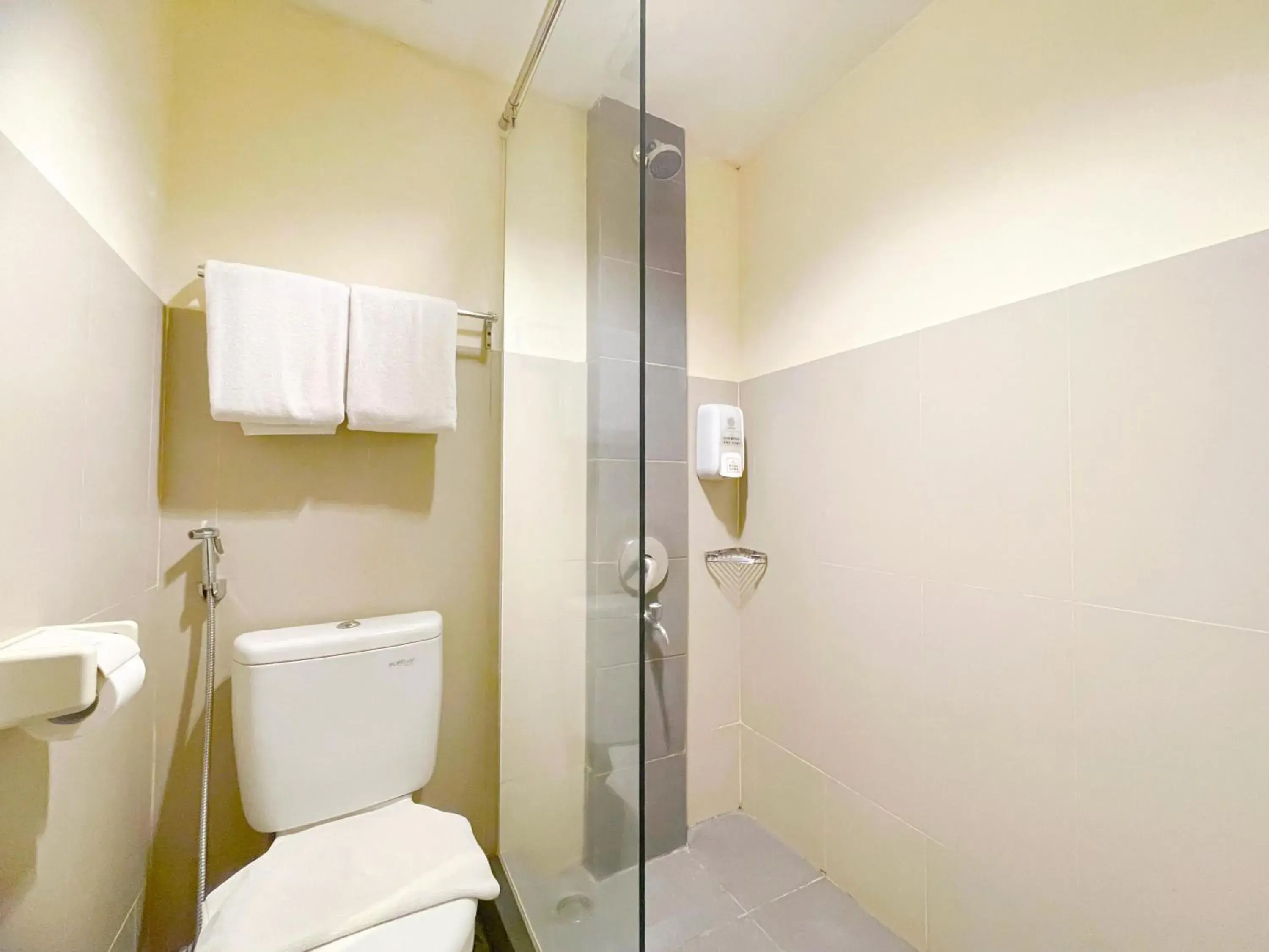 Superior Twin Room in Noormans Hotel Semarang Superior Twin Room in Noormans Hotel Semarang