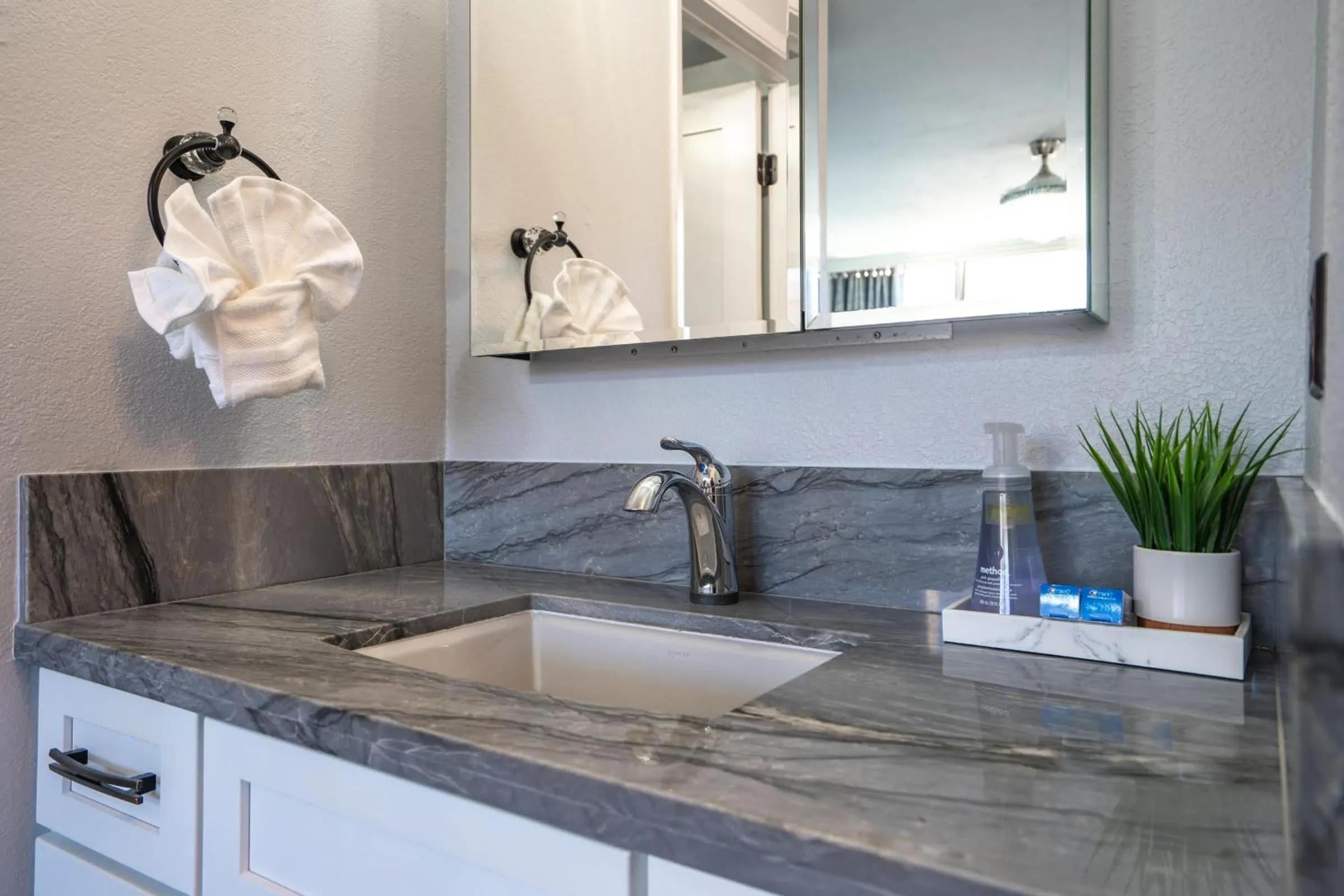 Bathroom in Royal Kahana 920