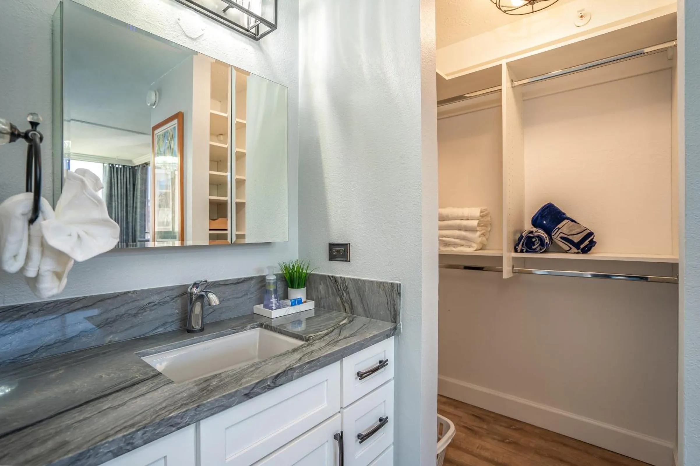 Bathroom in Royal Kahana 920