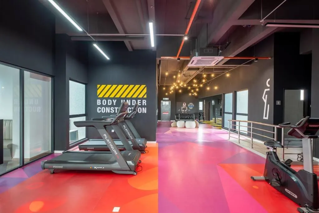 Fitness centre/facilities in Blissful Cottage@FeelHome/2BR,7pax,MRT 中文房东