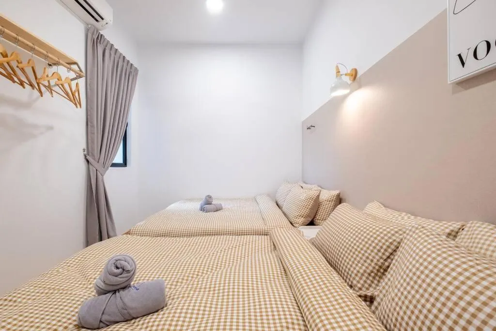 Bedroom, Bed in Blissful Cottage@FeelHome/2BR,7pax,MRT 中文房东