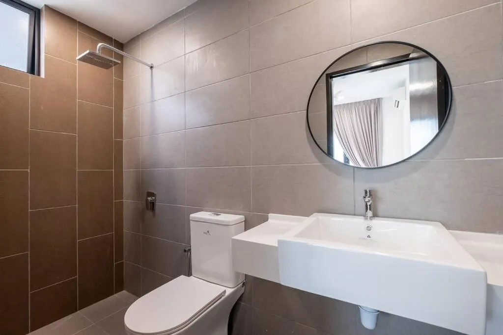 Bathroom in Blissful Cottage@FeelHome/2BR,7pax,MRT 中文房东