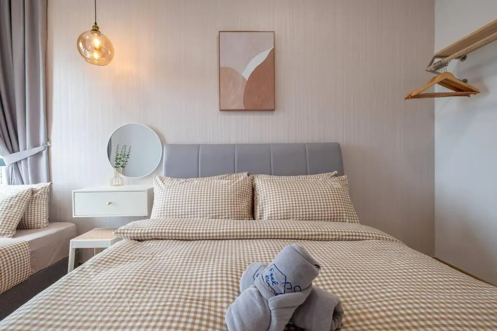 Bedroom, Bed in Blissful Cottage@FeelHome/2BR,7pax,MRT 中文房东