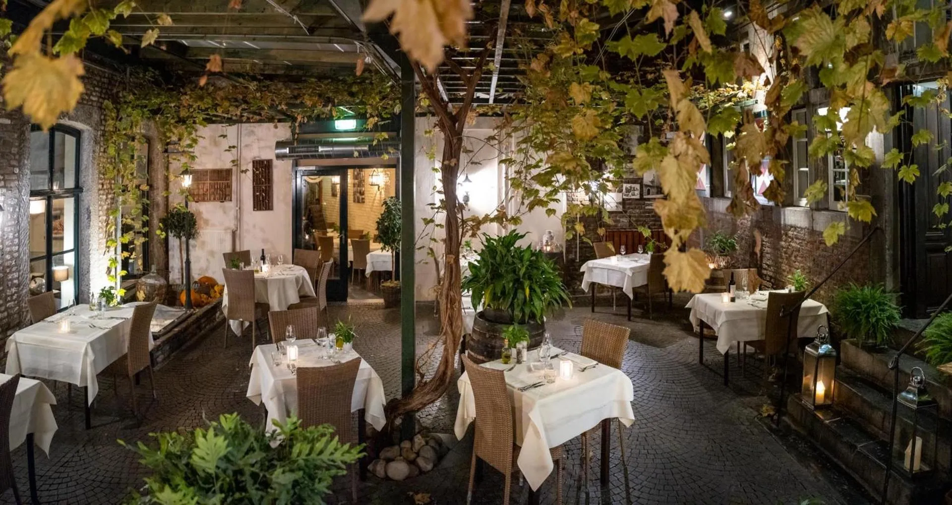 Restaurant/places to eat in Hotel Au Quartier