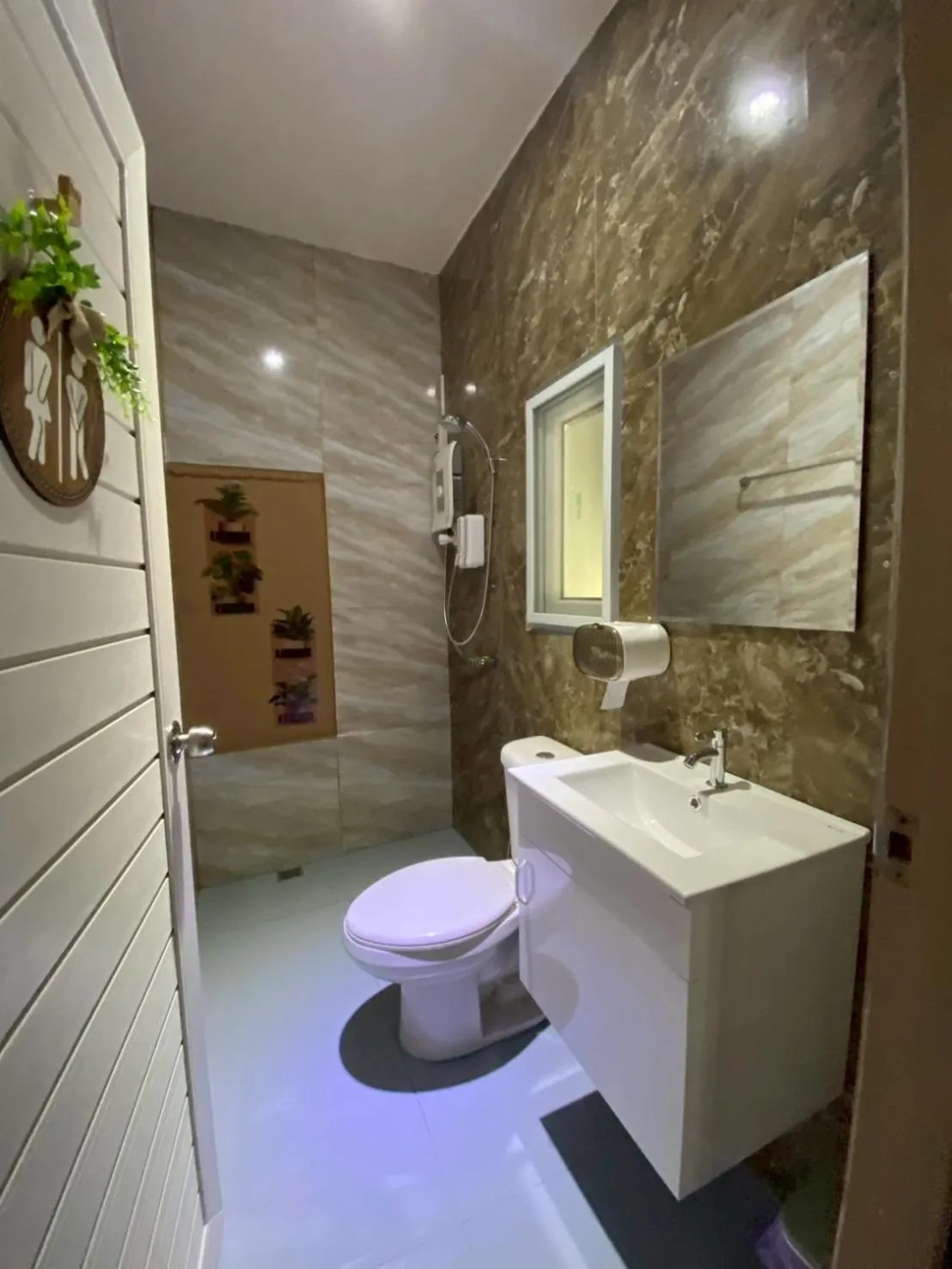 Grand Bangsaen Hotel