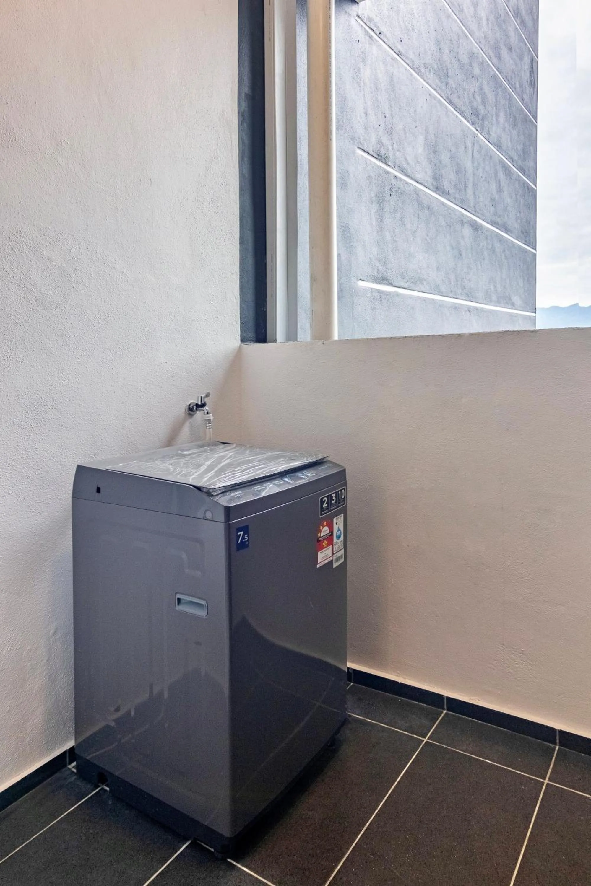 washing machine in Urban Suites, Classic Collection by Stellar ALV