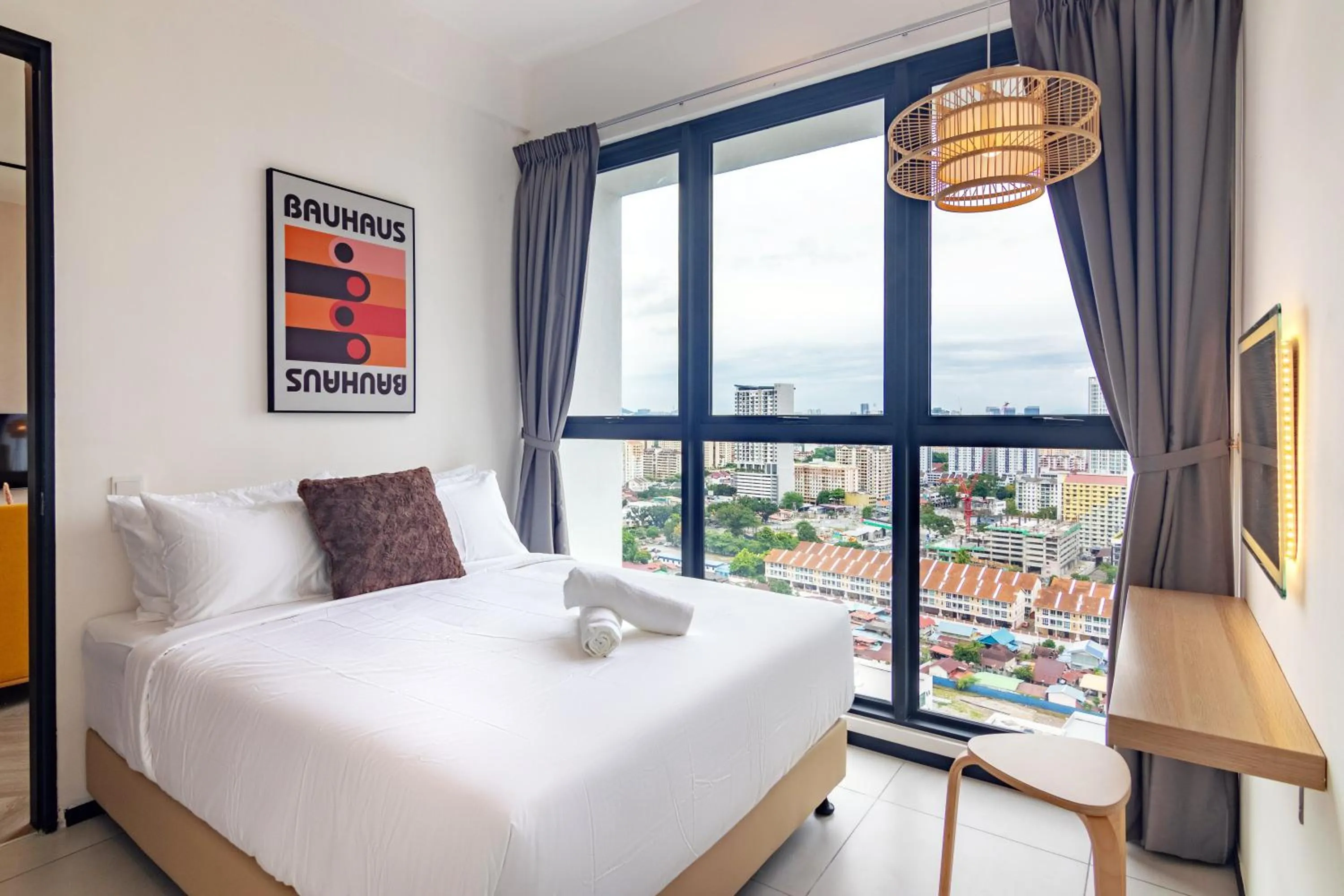 Bedroom, Bed in Urban Suites, Classic Collection by Stellar ALV