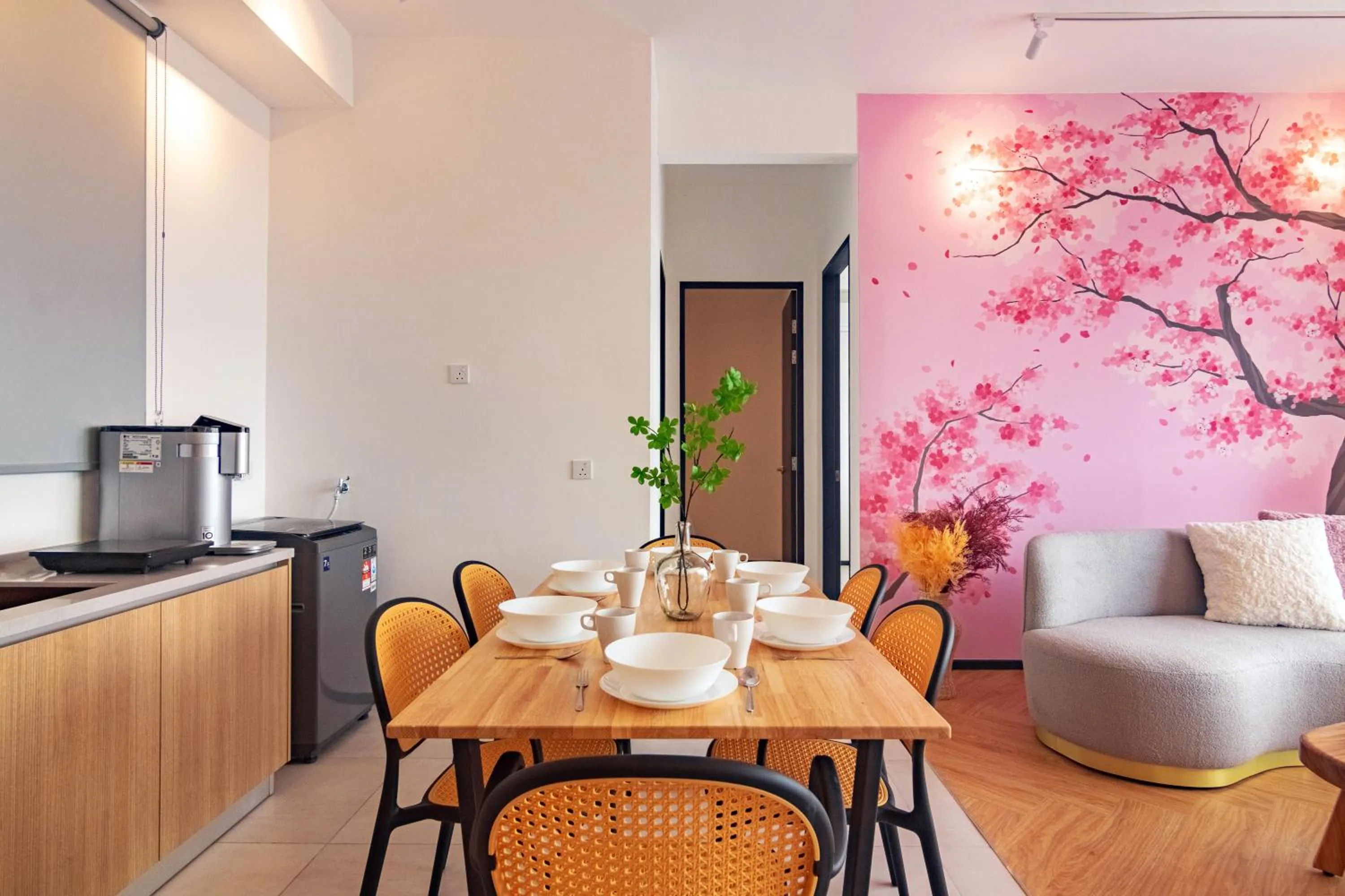 Dining area in Urban Suites, Classic Collection by Stellar ALV