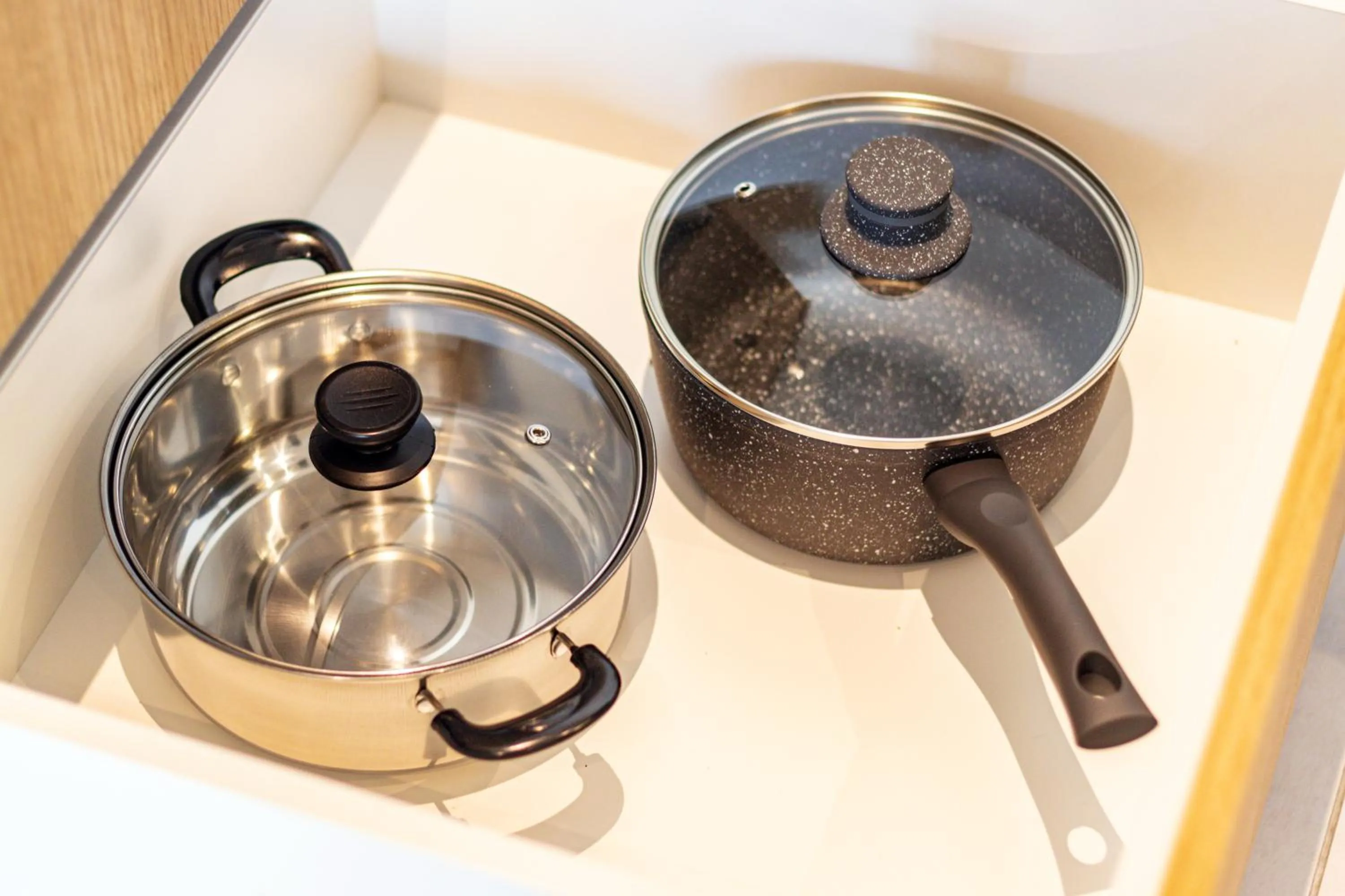 Kitchen or kitchenette in Urban Suites, Classic Collection by Stellar ALV