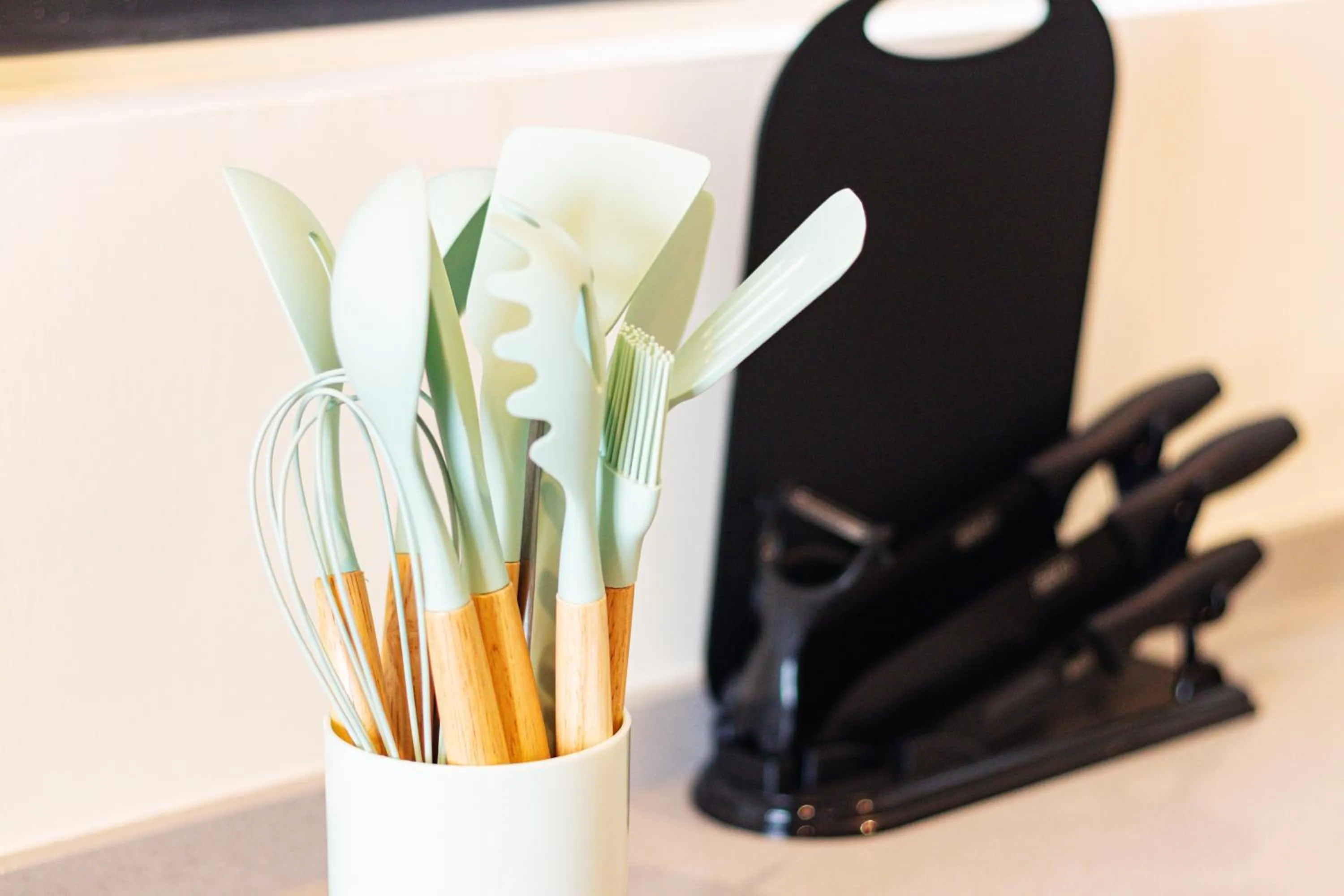 Kitchen or kitchenette in Urban Suites, Classic Collection by Stellar ALV