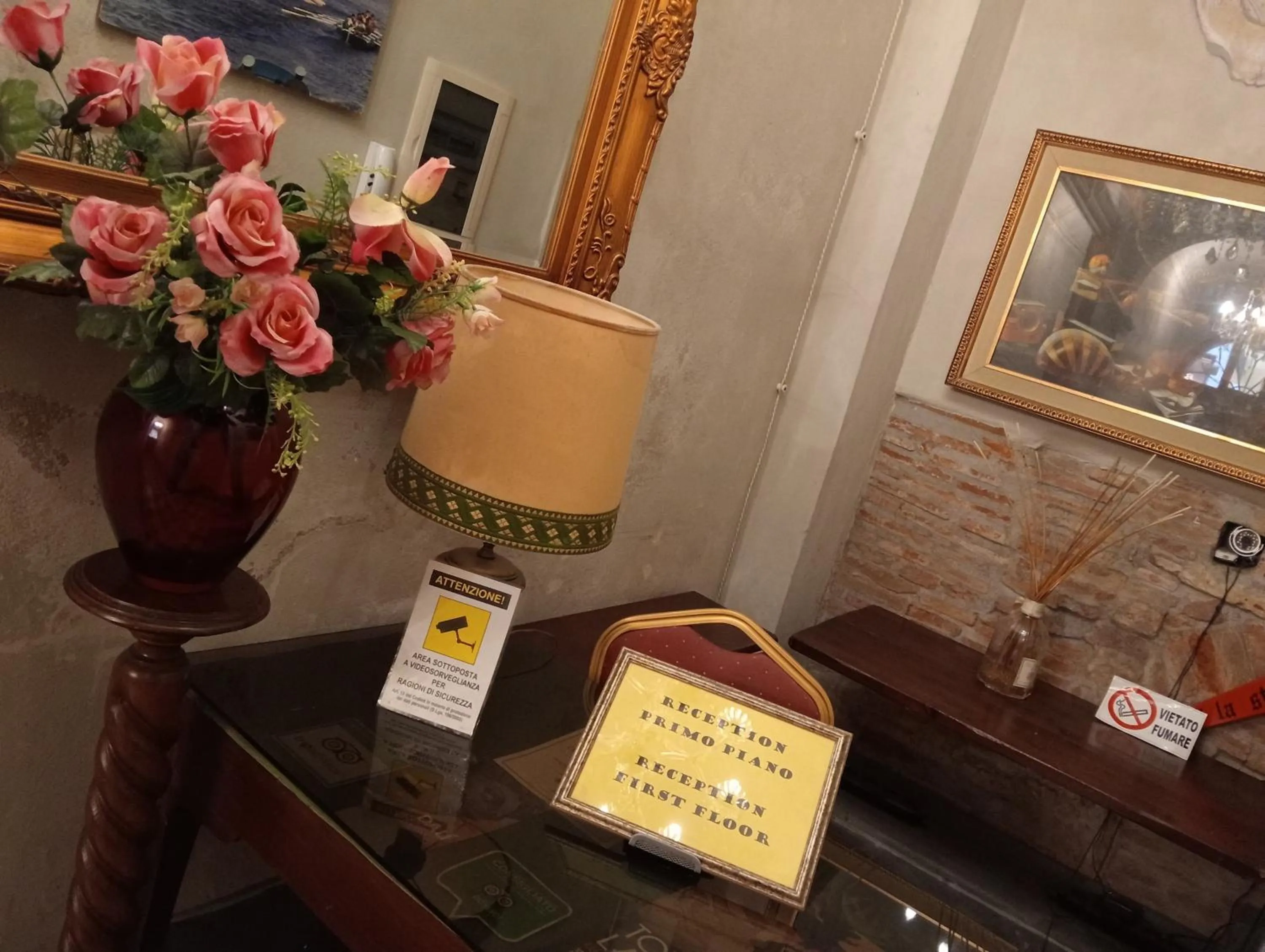 Text overlay in Relais Corso Storico