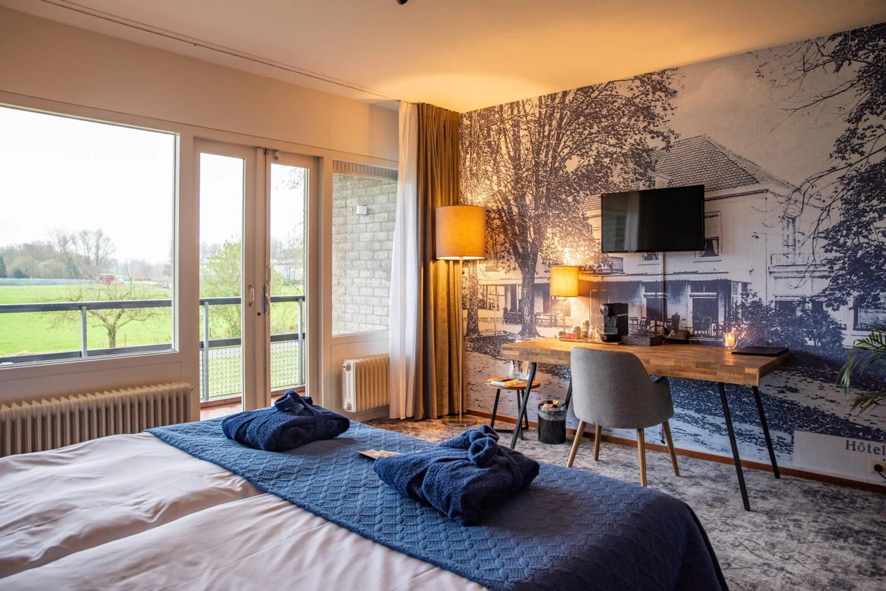 Photo of the whole room, Bed in Landgoed Hotel & Restaurant Carelshaven