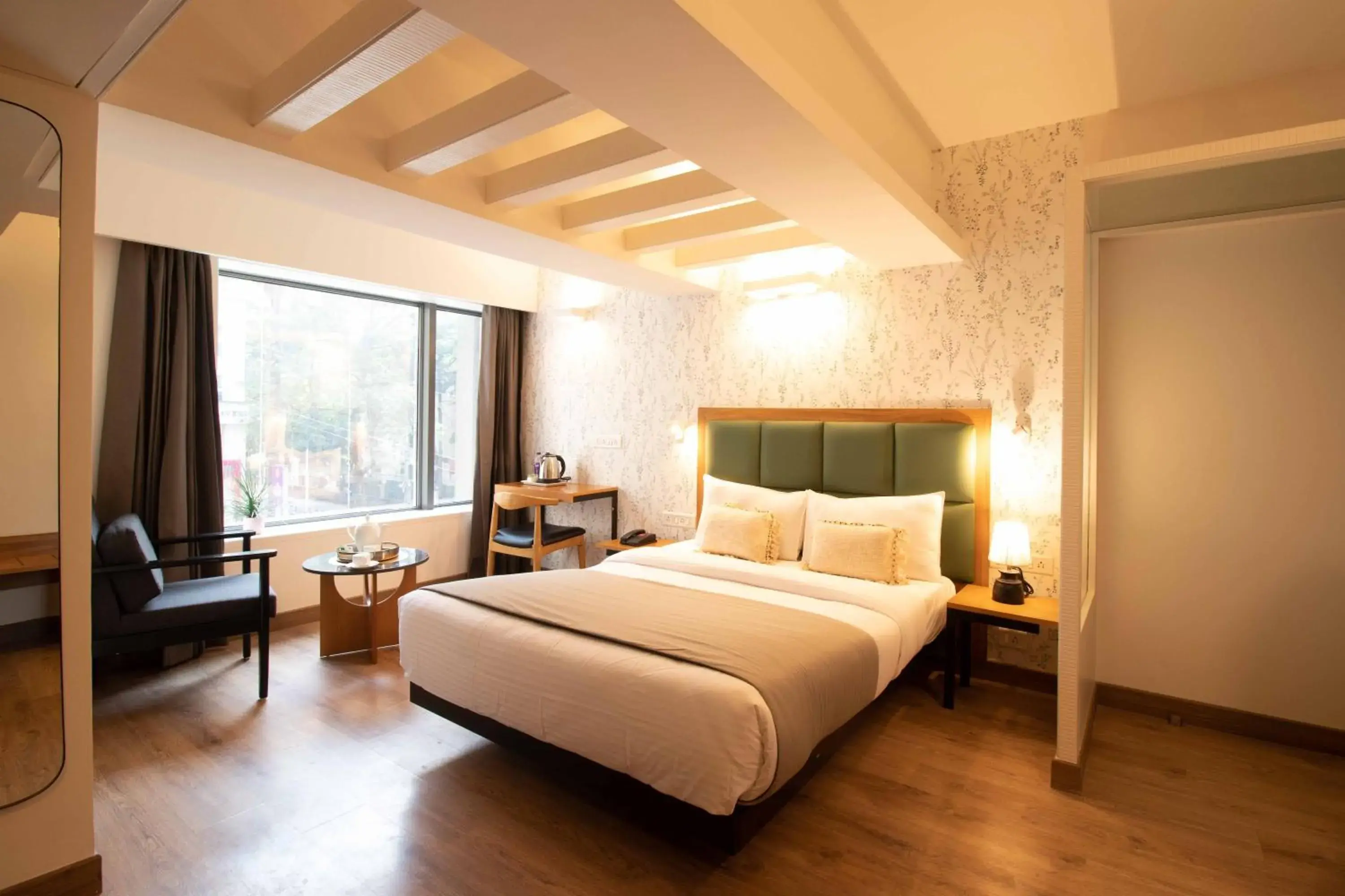 HOTEL LE ROYCE HOTEL LE ROYCE