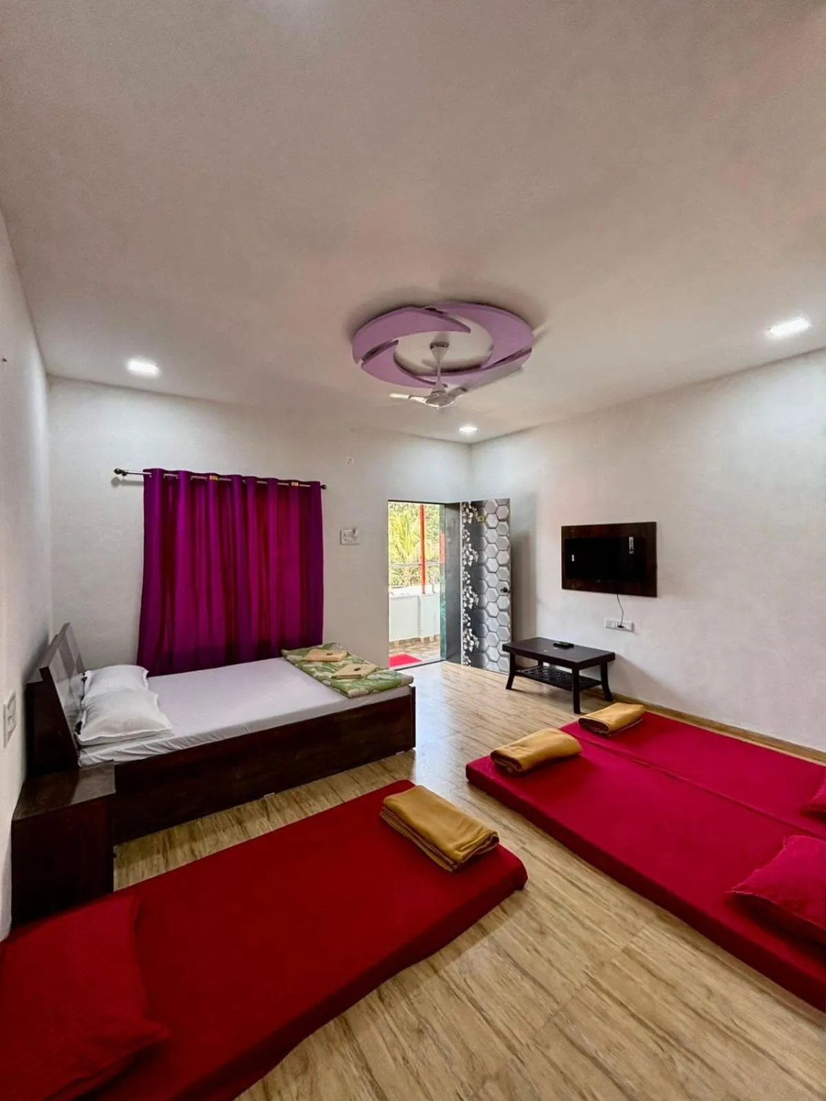 Deluxe Family Suite in Oxygen Resort, Akshi