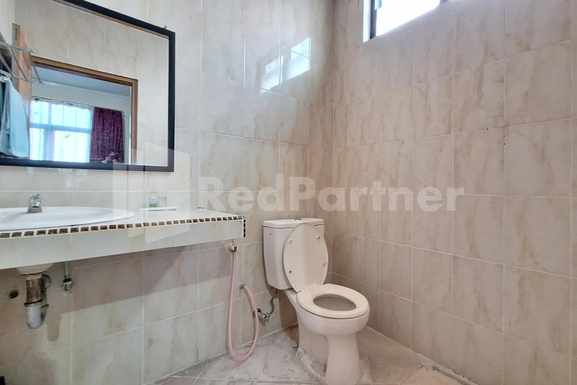 Bathroom in Hotel Graha Muslim RedPartner