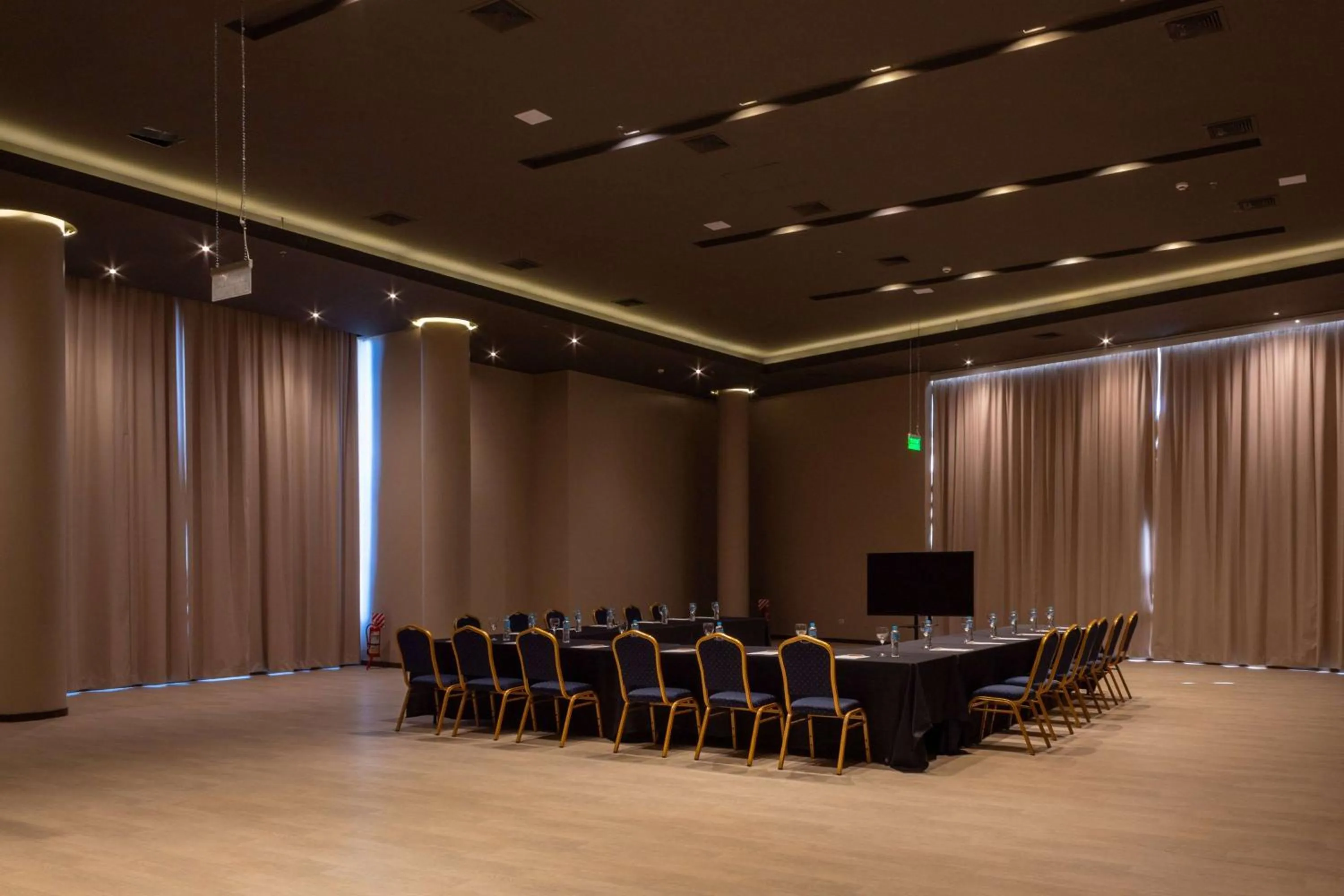 Meeting/conference room in Tryp by Wyndham Asuncion