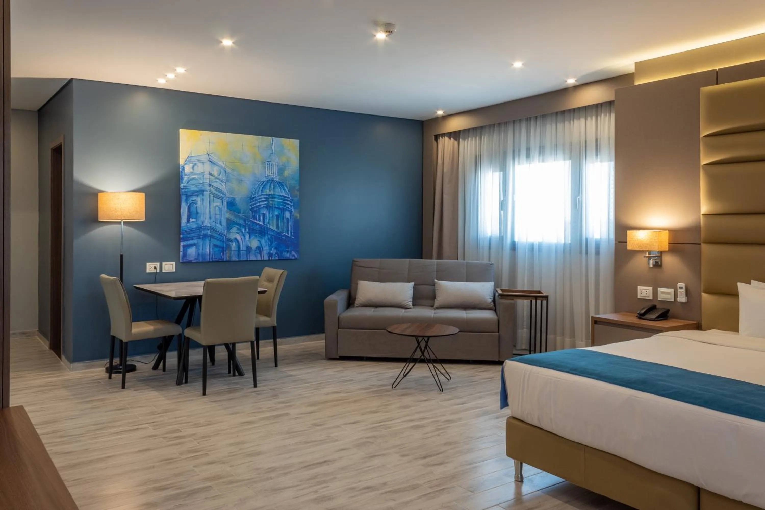 Living room, Bed in Tryp by Wyndham Asuncion