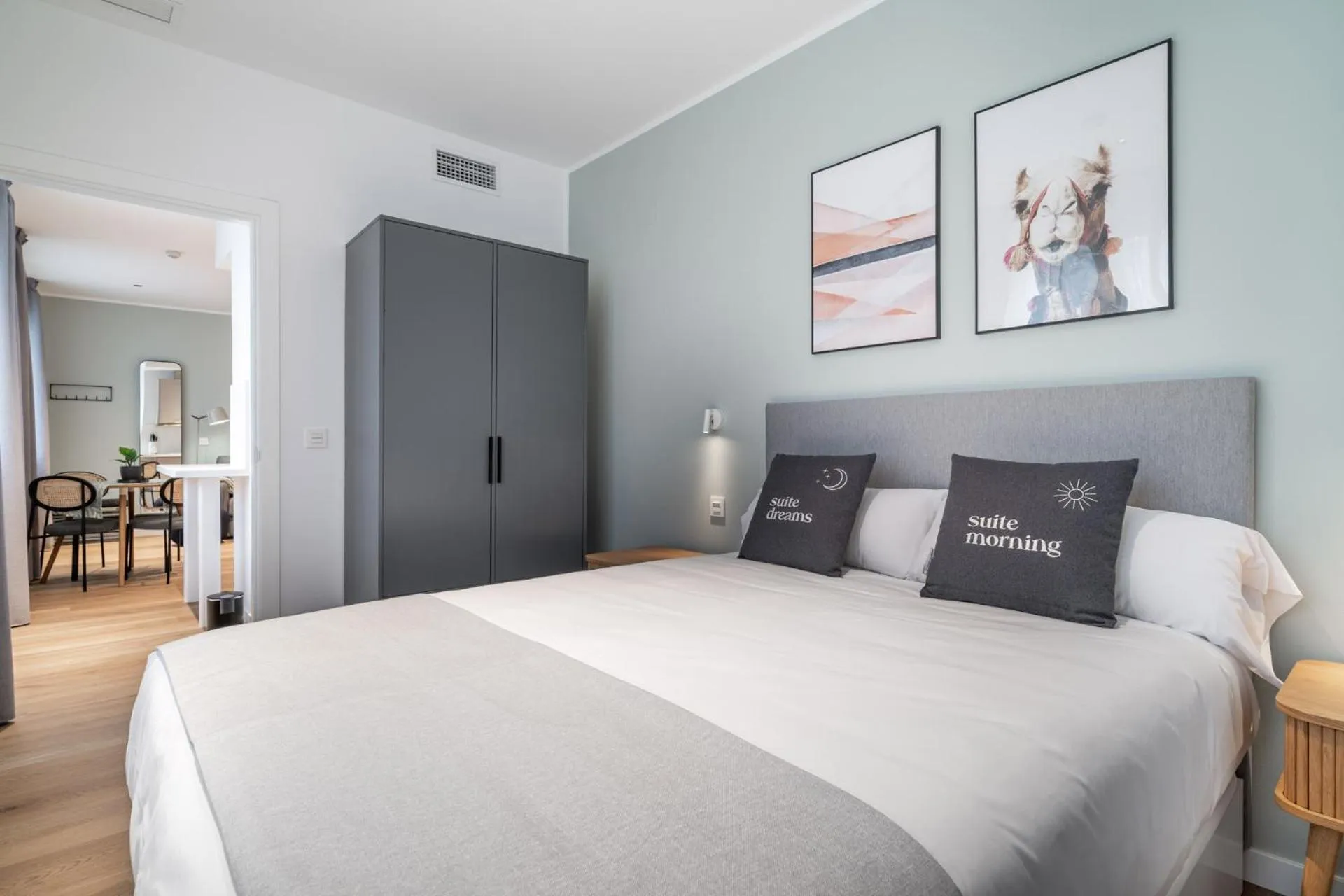 Bed in Limehome Sevilla Ronda de Capuchinos