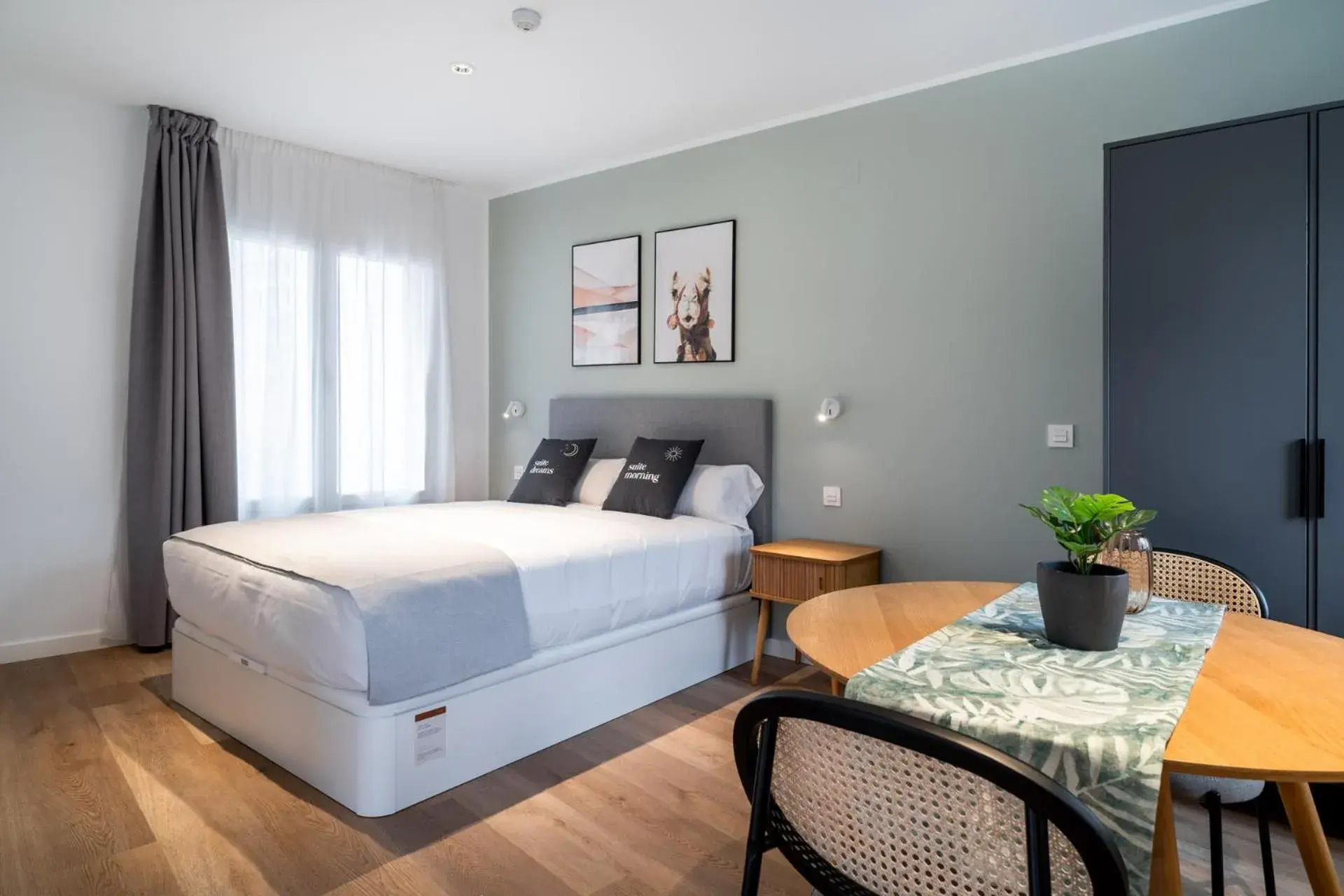 Studio Apartment with rooftop terrace in Limehome Sevilla Ronda de Capuchinos Studio Apartment with rooftop terrace in Limehome Sevilla Ronda de Capuchinos