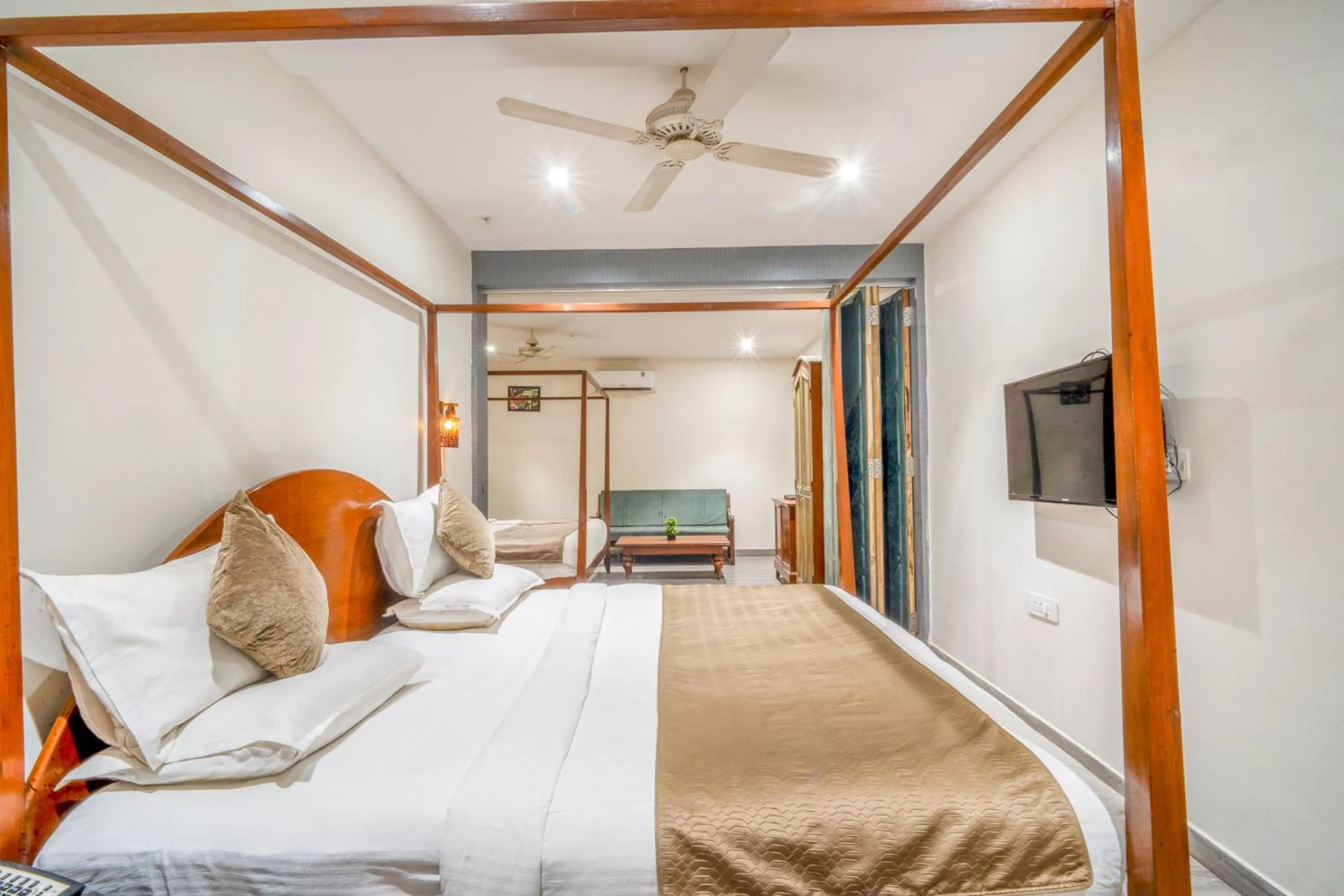 Photo of the whole room, Bed in The White Seasons