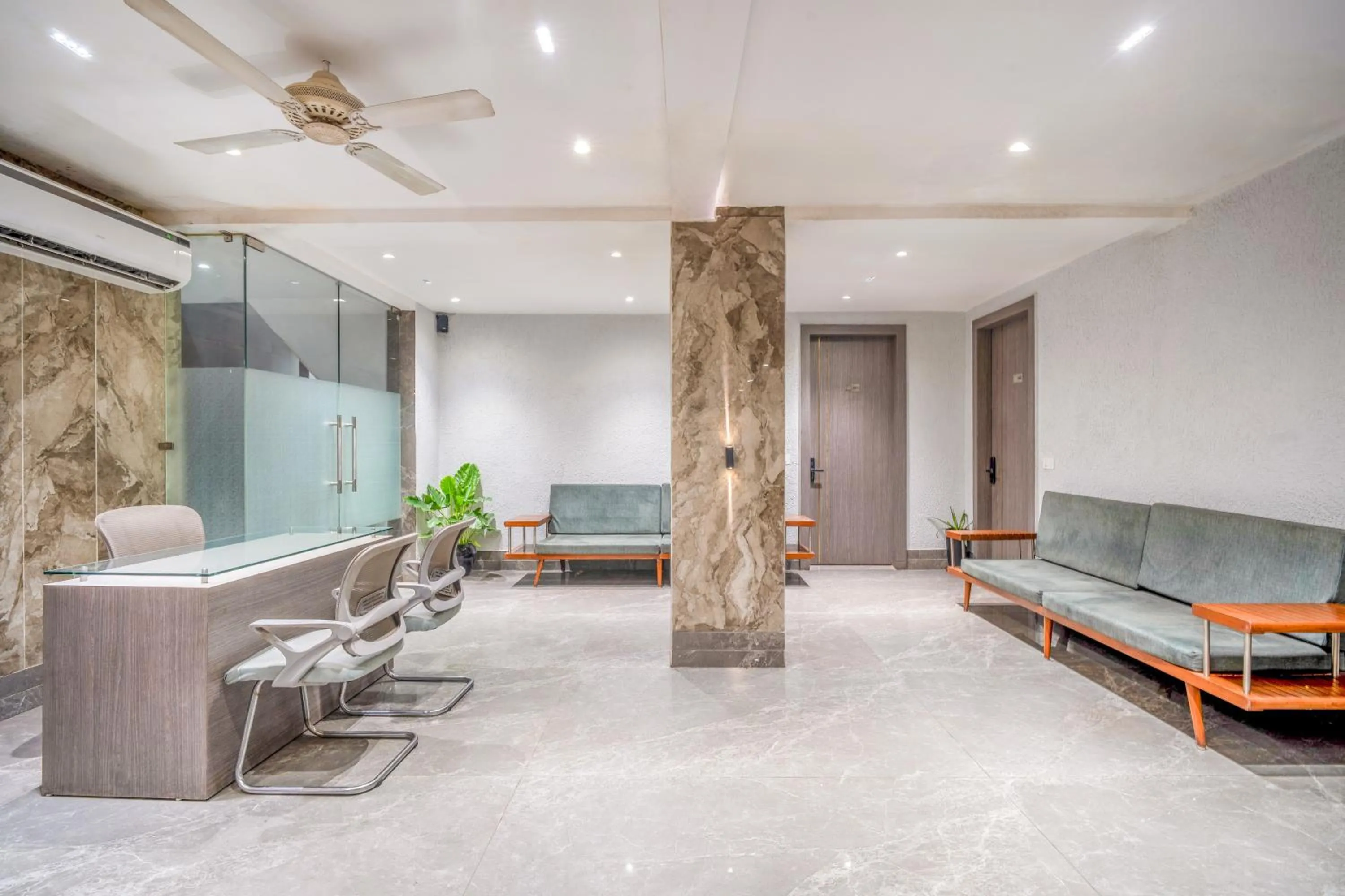 Lobby or reception in The White Seasons