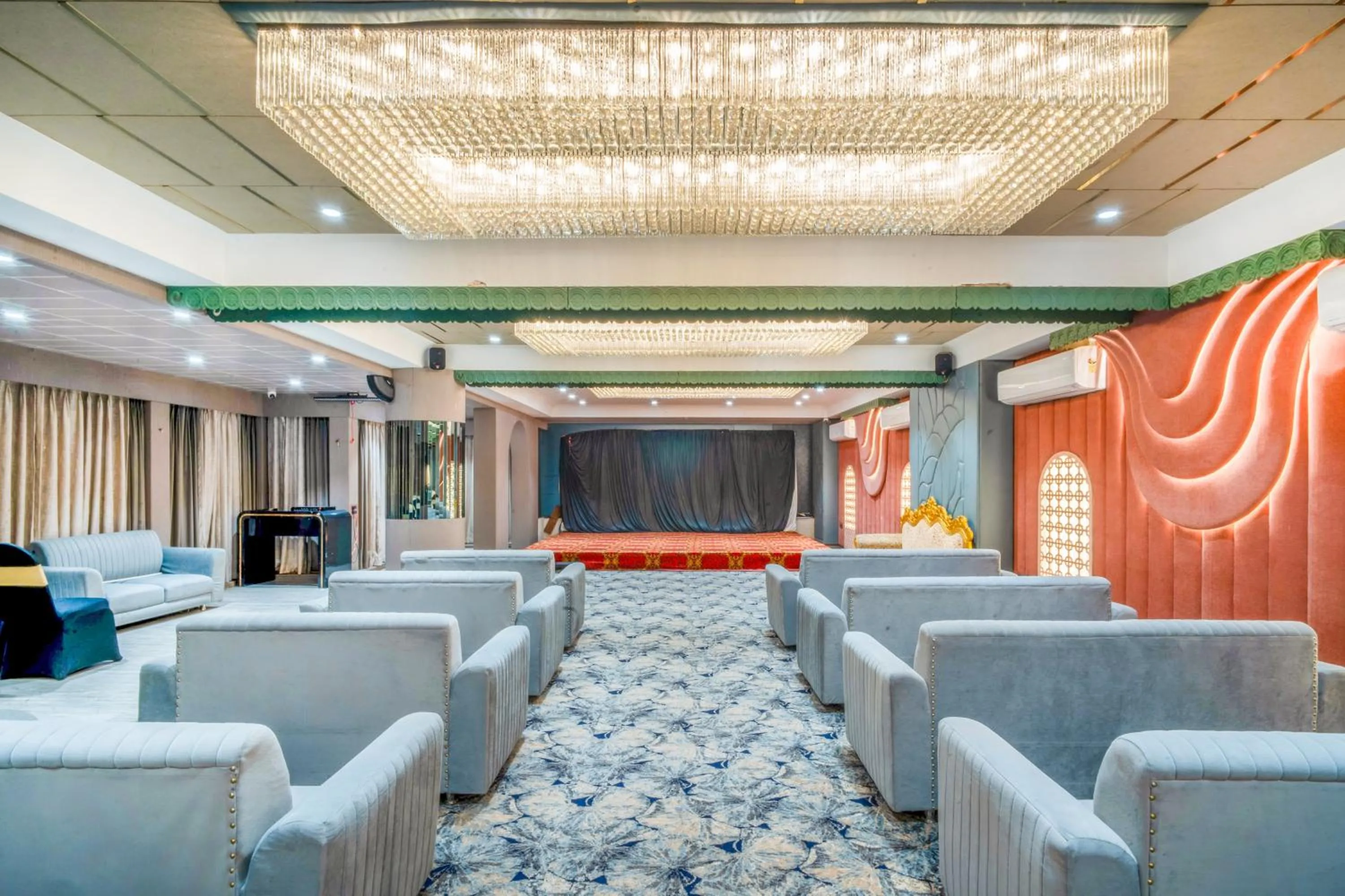 Banquet/Function facilities in The White Seasons