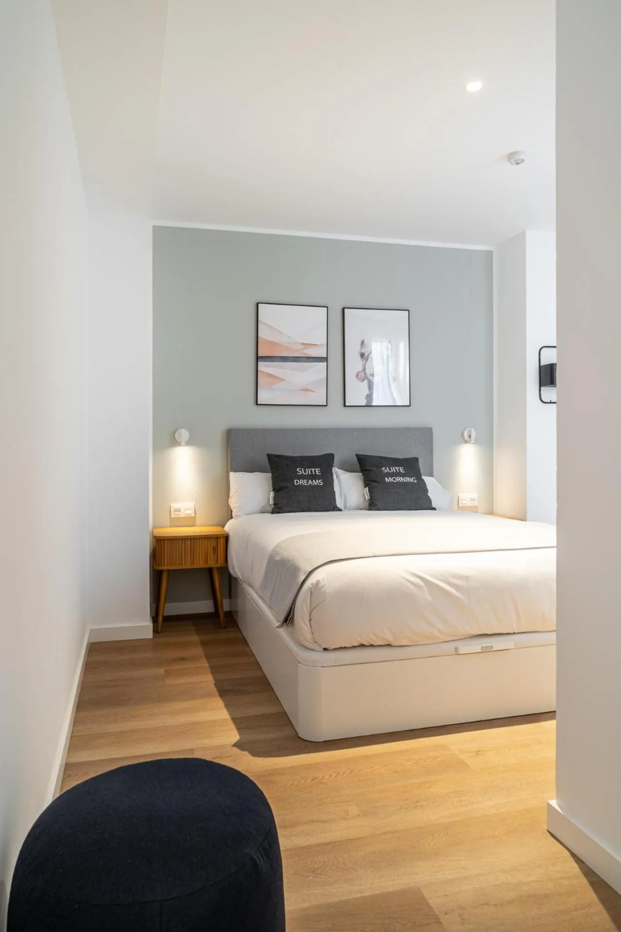 Bed in Limehome Sevilla Calle Granada