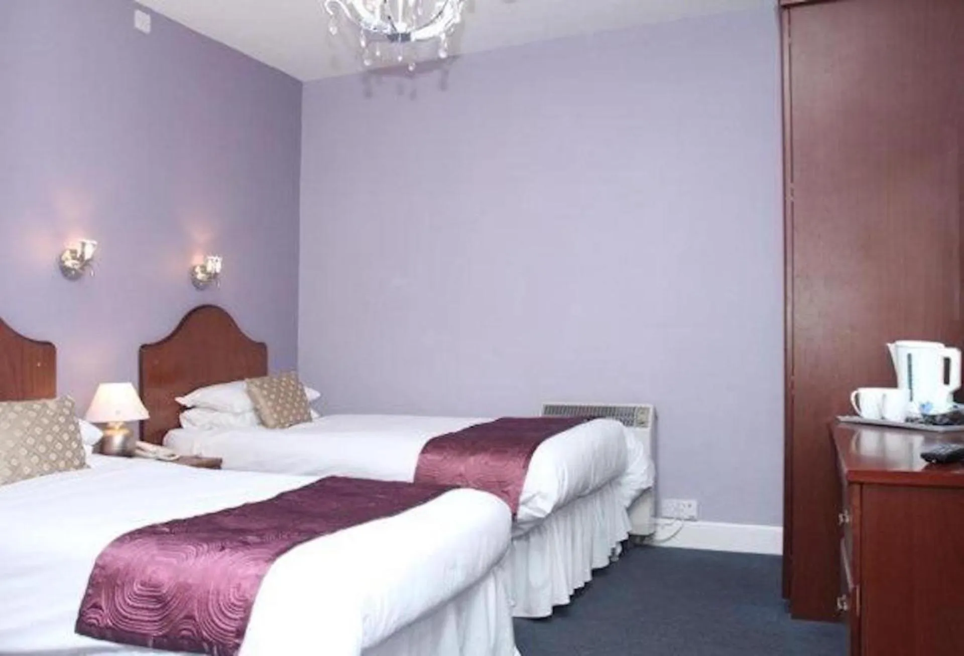 Bedroom, Bed in The Embassy Hotel