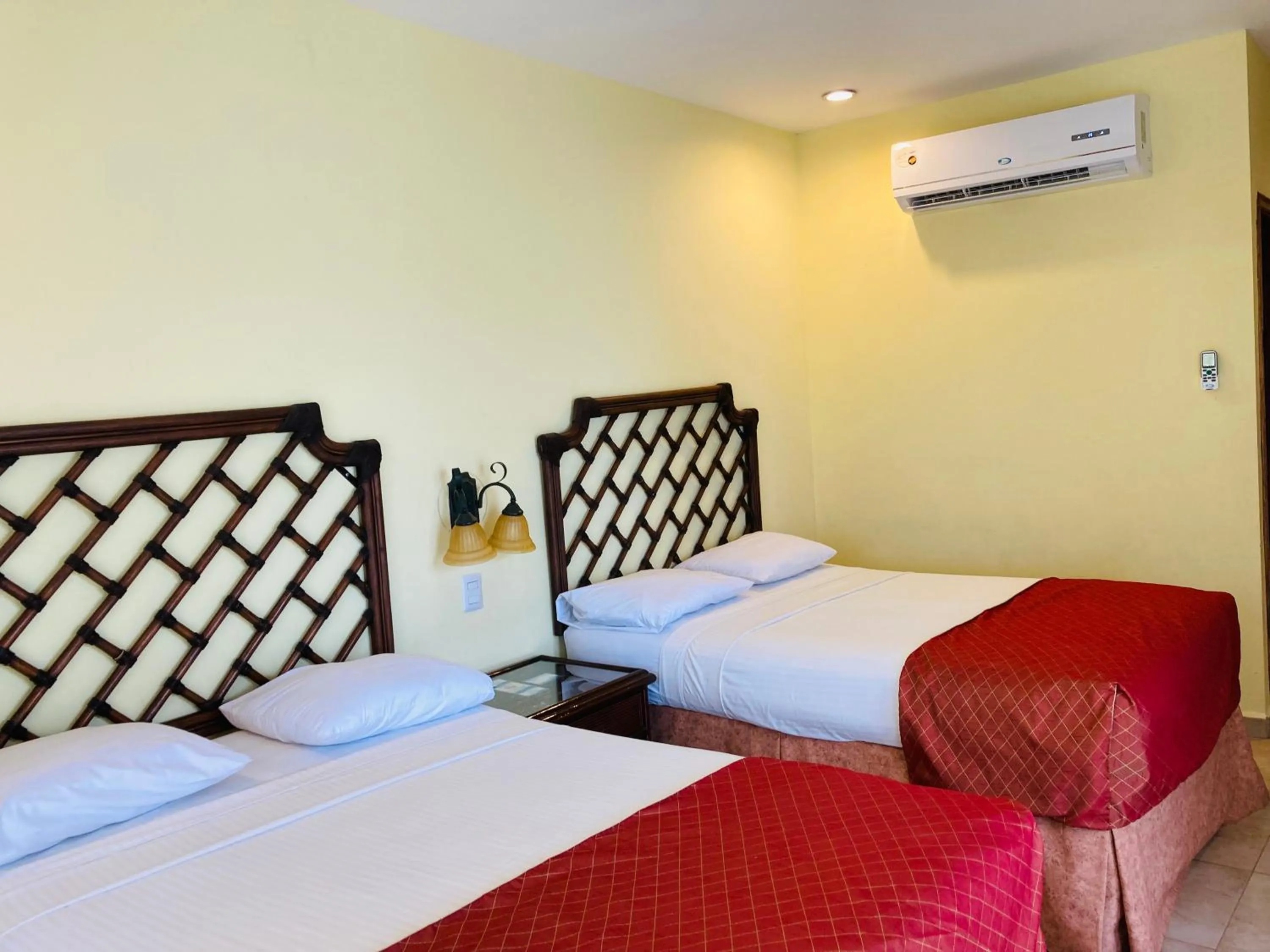 Bed in Honduras Shores Plantations