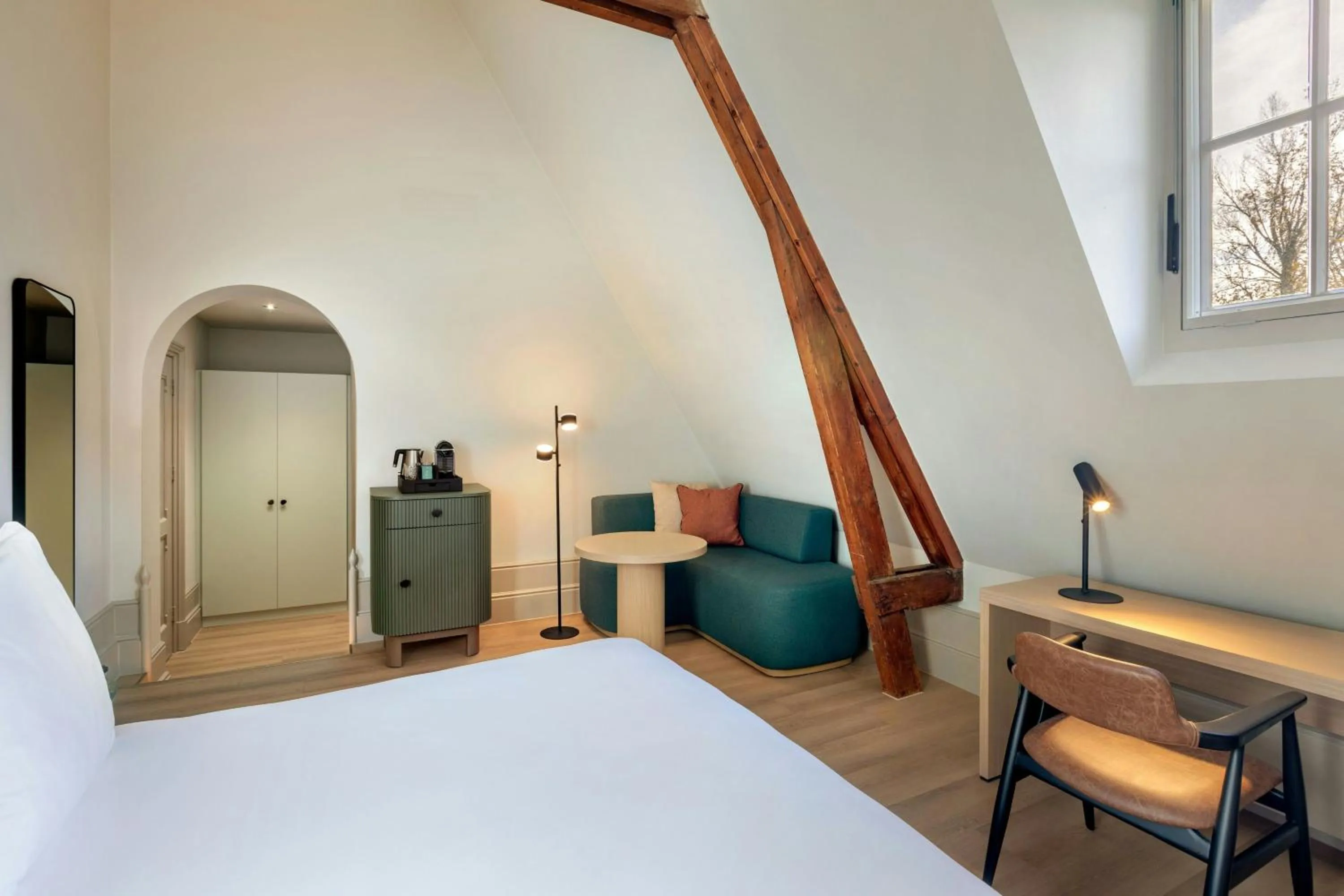 Photo of the whole room, Bed in The College Hotel Amsterdam, Autograph Collection