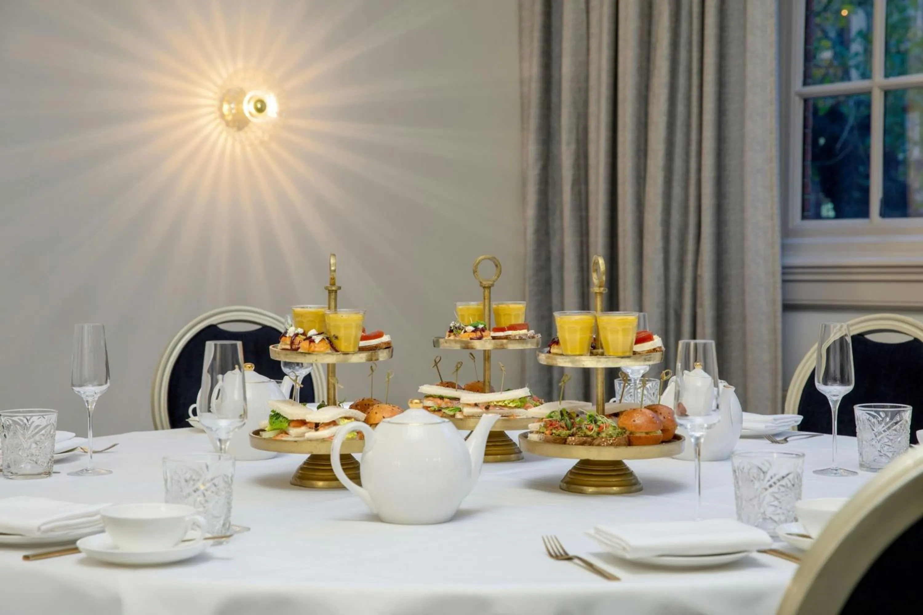 Lounge or bar in The College Hotel Amsterdam, Autograph Collection